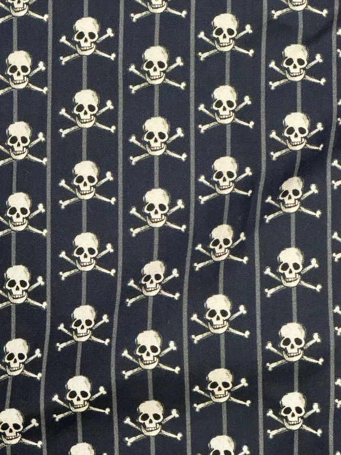 Dolce & Gabbana 2010s Dolce & Gabbana Navy Pirate Skull Classy Shirt Size US S / EU 44-46 / 1 - 9 Thumbnail