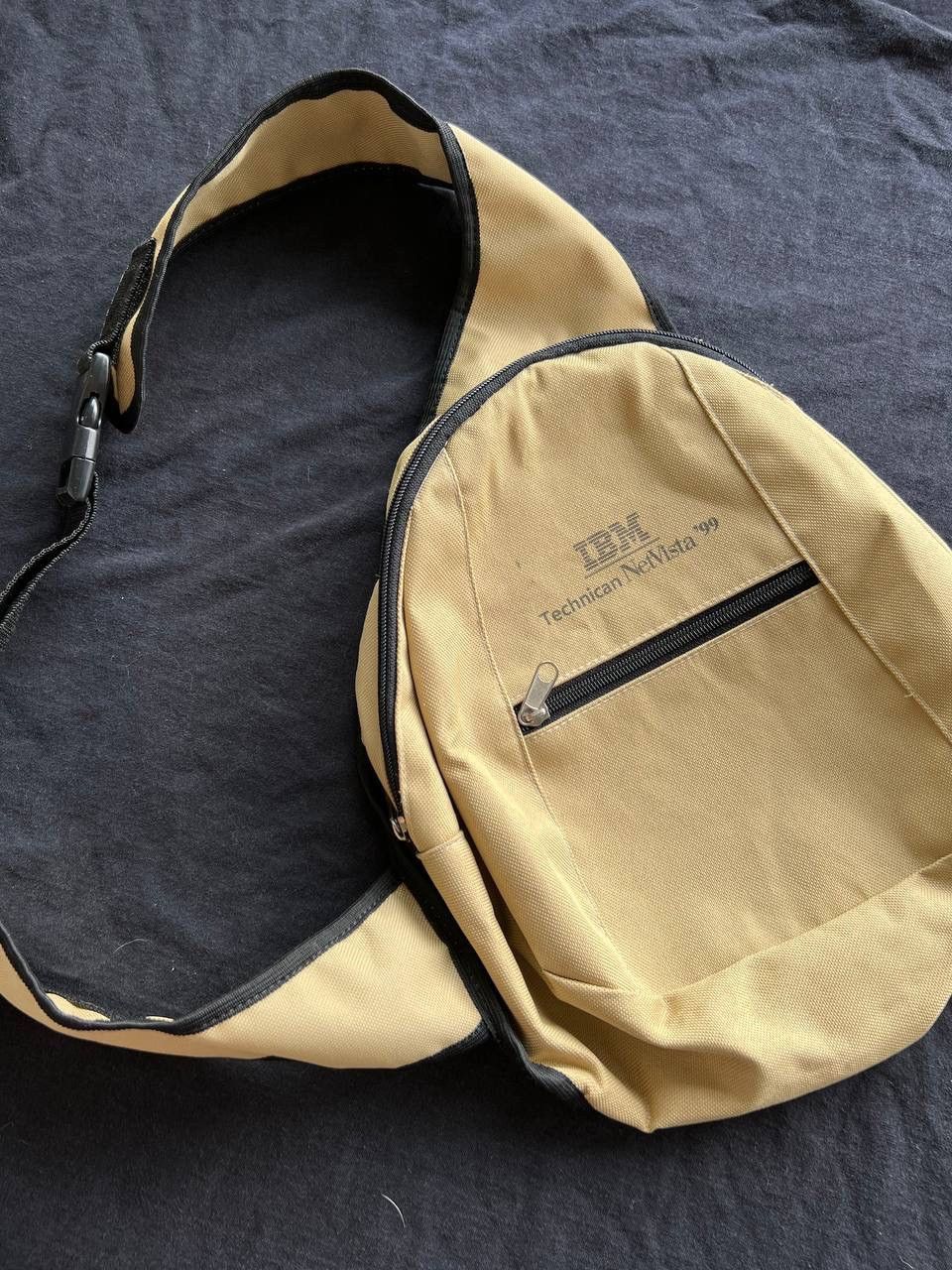 Apple × Designer × Vintage Vintage 90s IBM Computers NewVista Technican 1999 Sling Bag Size ONE SIZE - 2 Thumbnail