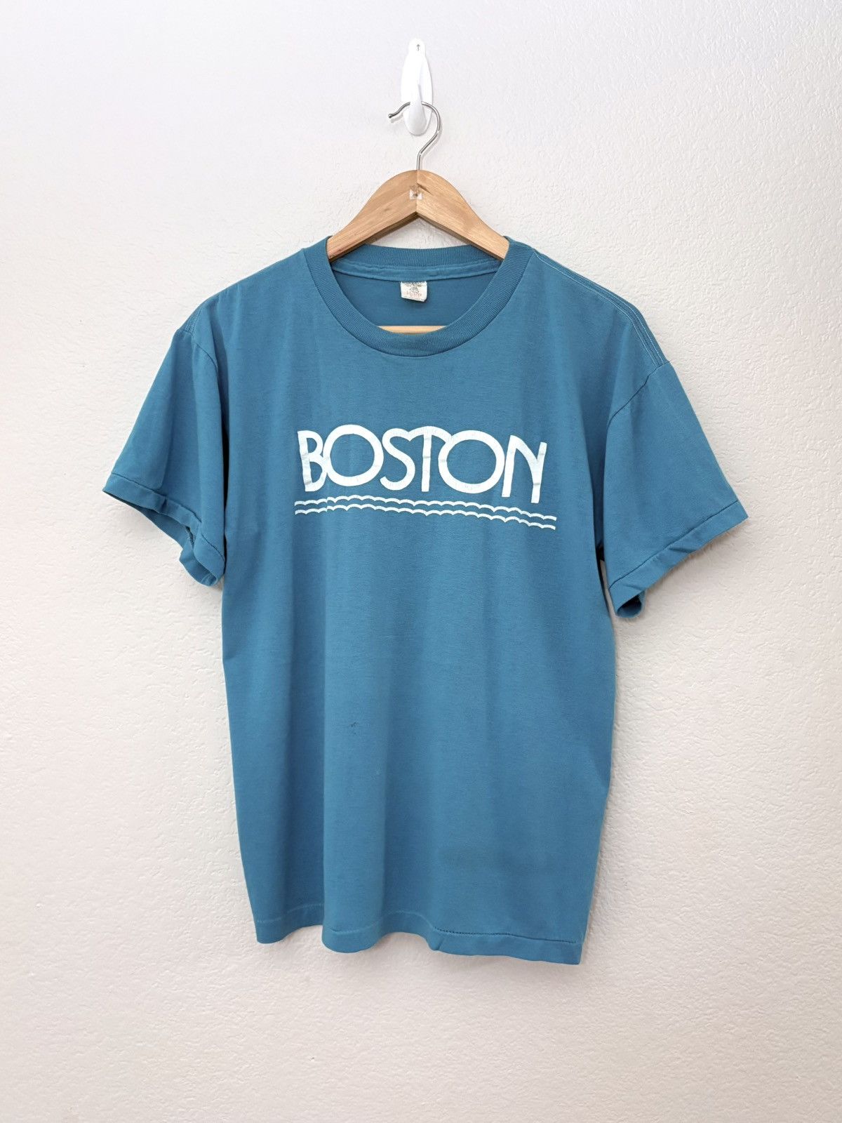 Vintage 80’s Boston, Massachusetts Vintage Faded Blue Tee Size US M / EU 48-50 / 2 - 1 Thumbnail