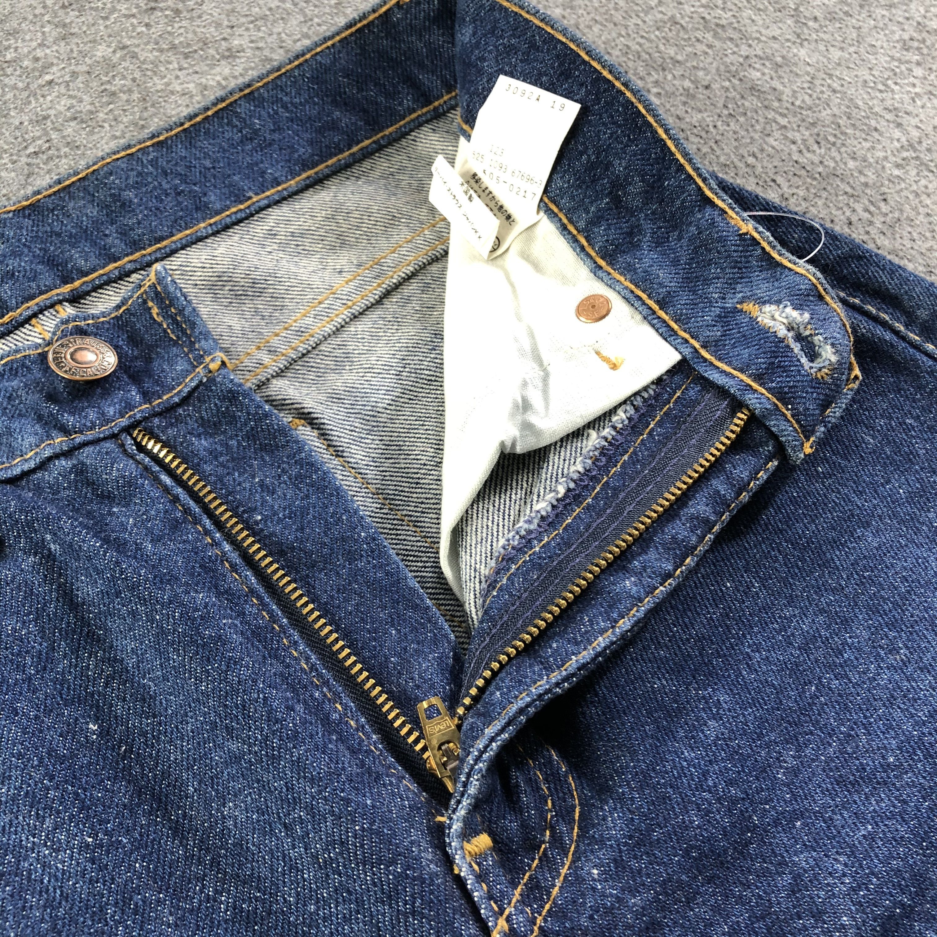 Levi's 90s Vintage Blue Wash Levis 505 Jeans-J2749 Size US 27 - 6 Thumbnail