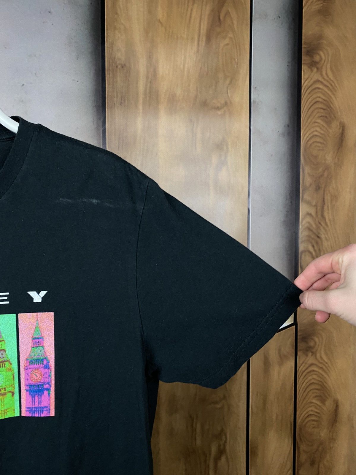 Oakley 🗻T-Shirt Oakley Regular Fit England London Big Ben Logo Tee🗻 Size US M / EU 48-50 / 2 - 5 Thumbnail