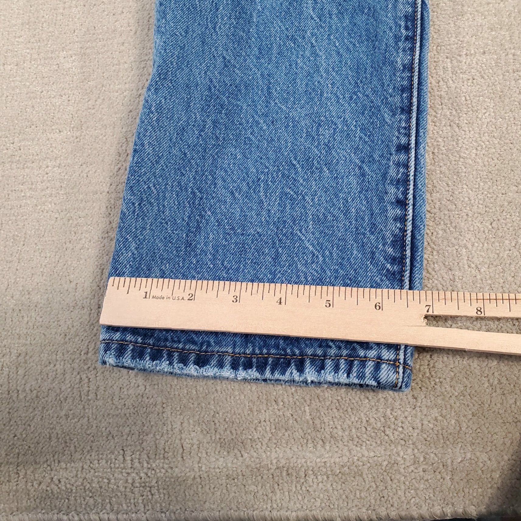 Levi's Levi's 501 Jeans Mens 30x32 Blue Straight Button Fly Medium Wash Denim Regular Inseam 32 Pockets Vintage No Current? Size US 30 / EU 46 - 7 Thumbnail