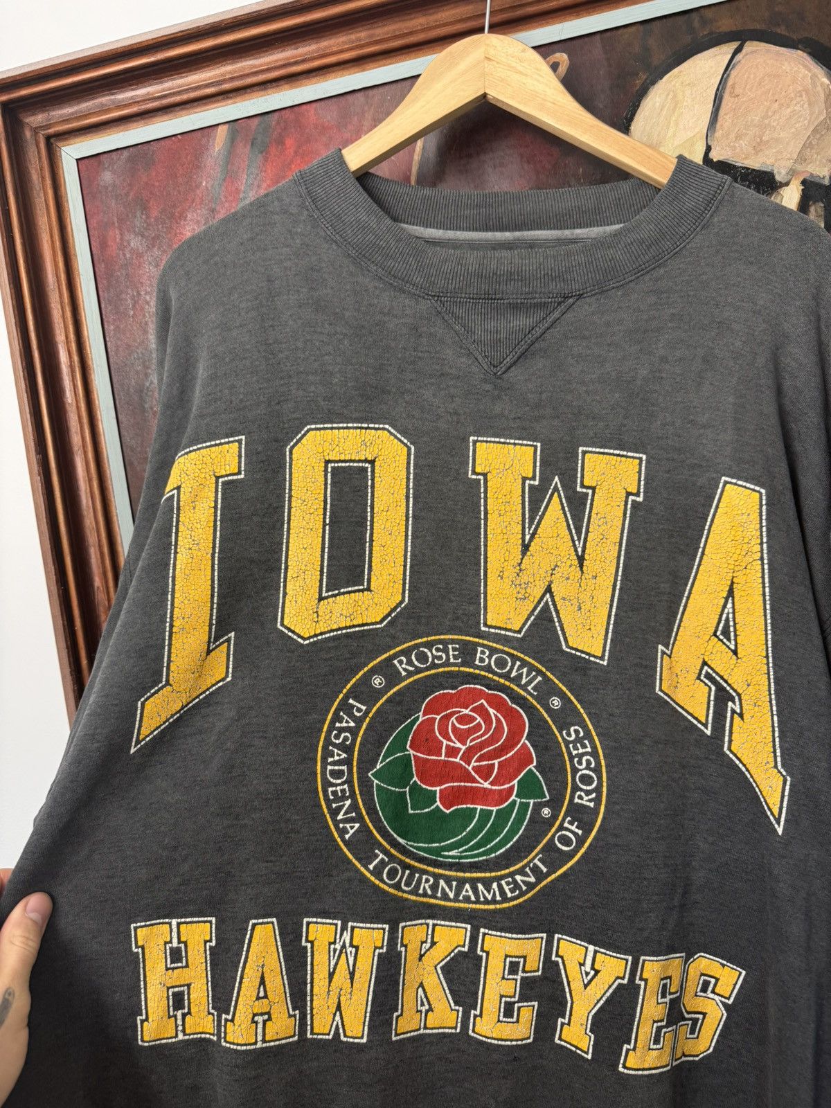 NCAA Vintage Iowa Hawkeyes College Sweatshirt Distressed Washed Size US XL / EU 56 / 4 - 3 Thumbnail