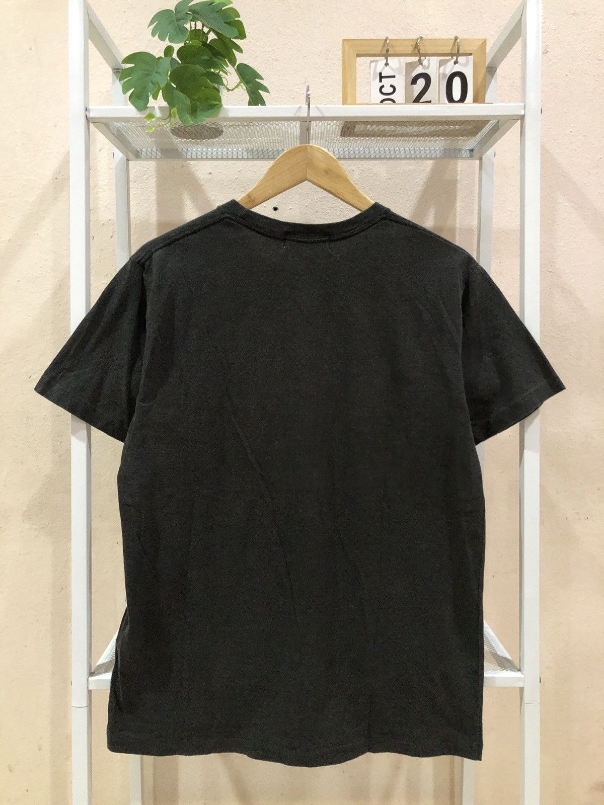 Bape A Bathing Ape Manhunt Graphic Tee Size US M / EU 48-50 / 2 - 2 Thumbnail