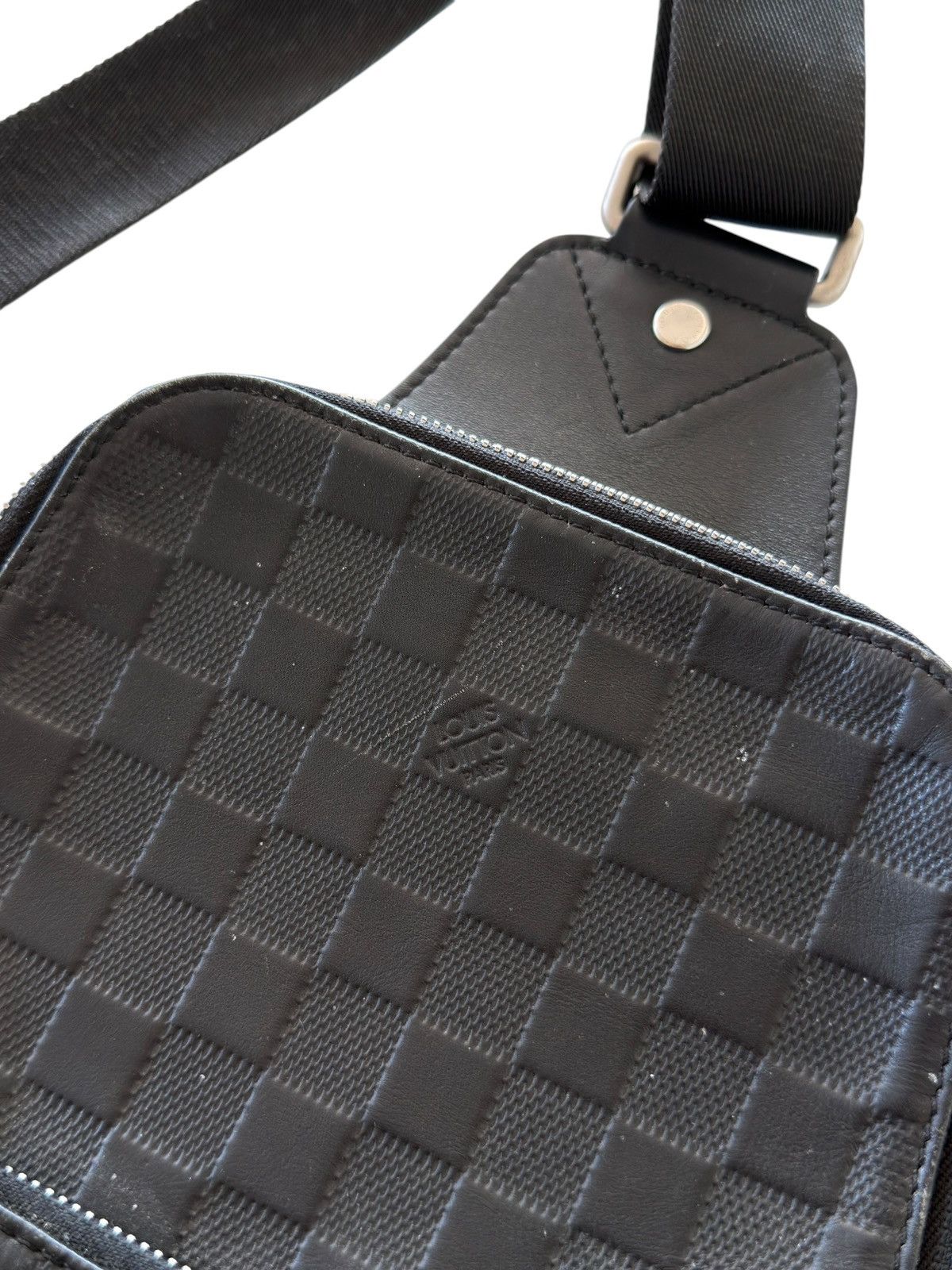 Louis Vuitton Louis Vuitton Damier Infini Black Leather Avenue Sling Bag Size ONE SIZE - 8 Thumbnail