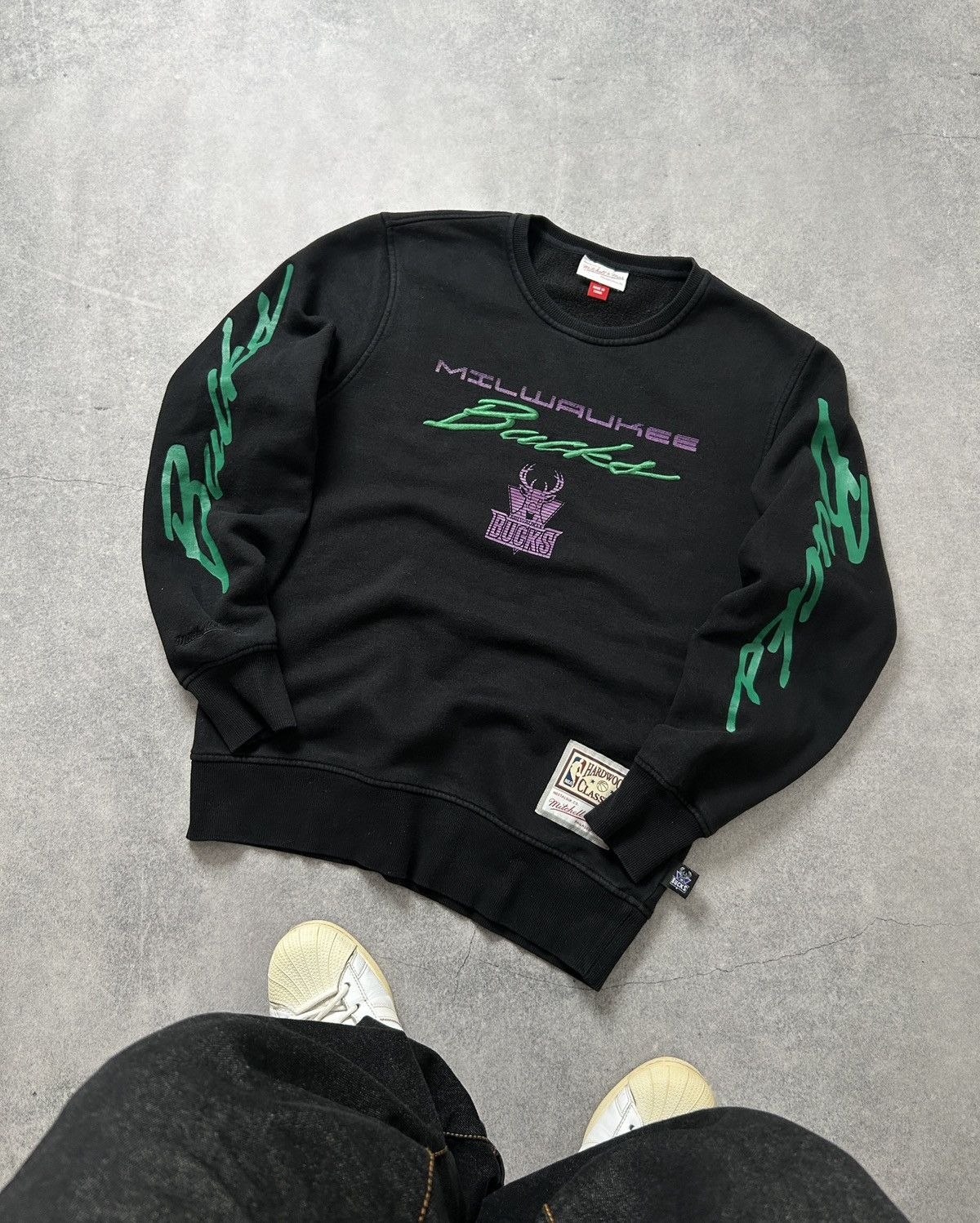 Mitchell & Ness Mitchell & Ness x Milwaukee Bucks big logo sweatshirt Size US S / EU 44-46 / 1 - 1 Thumbnail