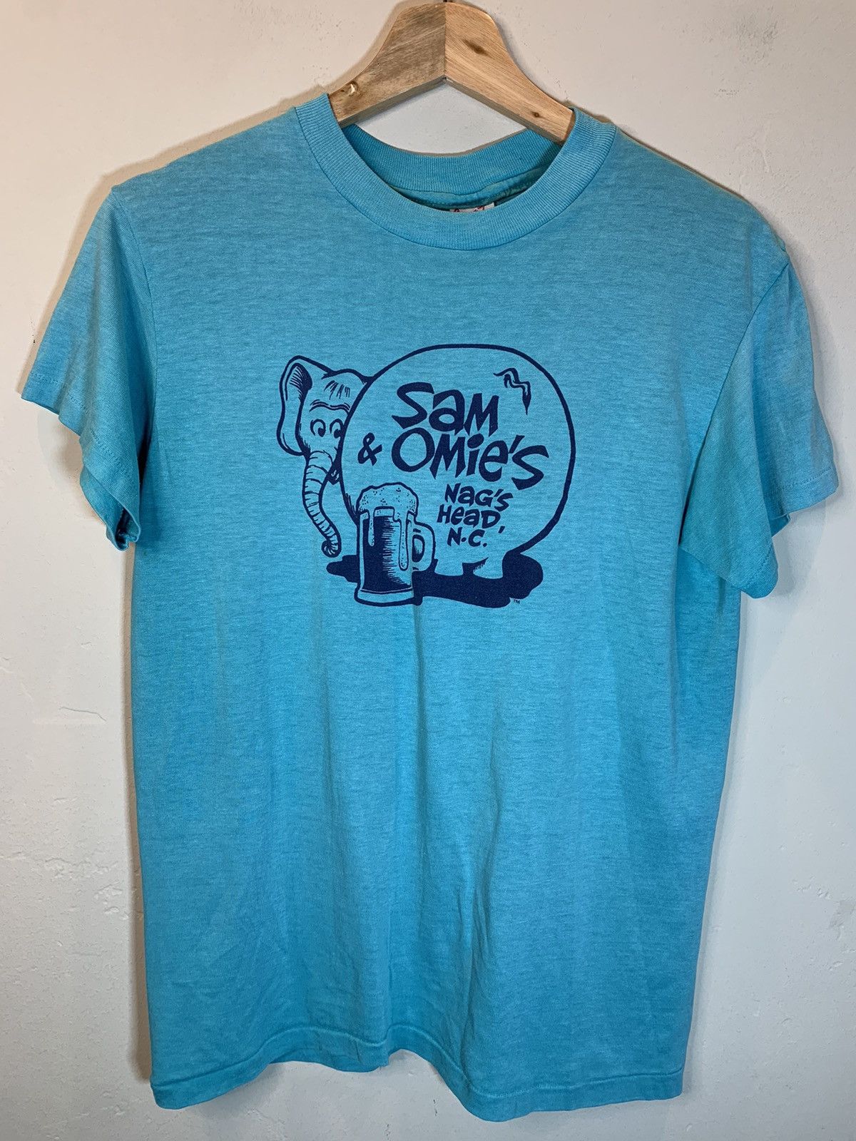*RARE* Vintage 70s Sam & Omie’s Bar Nags Head Thoreau Shirt