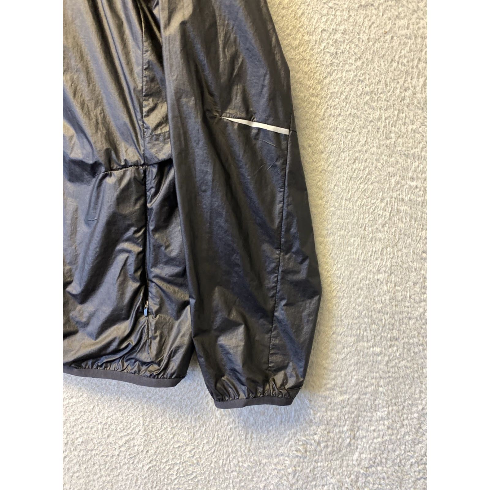 Under Armour VINTAGE? No. Under Armour Run Impasse Reflect Men’s L Waterproof Jacket Run Black Size US L / EU 52-54 / 3 - 2 Thumbnail