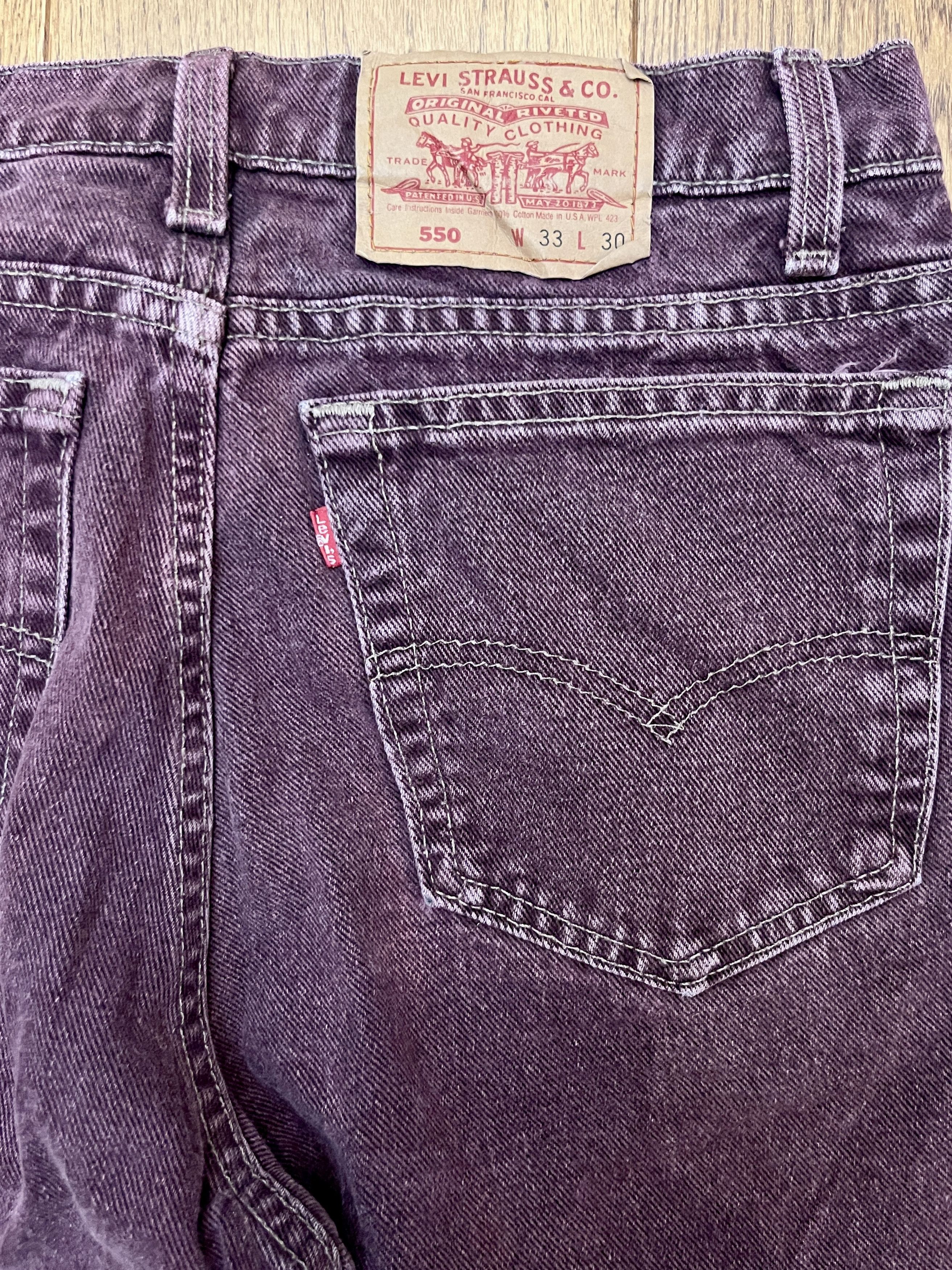 Levi's Vintage Clothing Vintage 1993 Levi's 550 Maroon Tapered Jeans Made in USA 33 Size US 33 - 9 Thumbnail