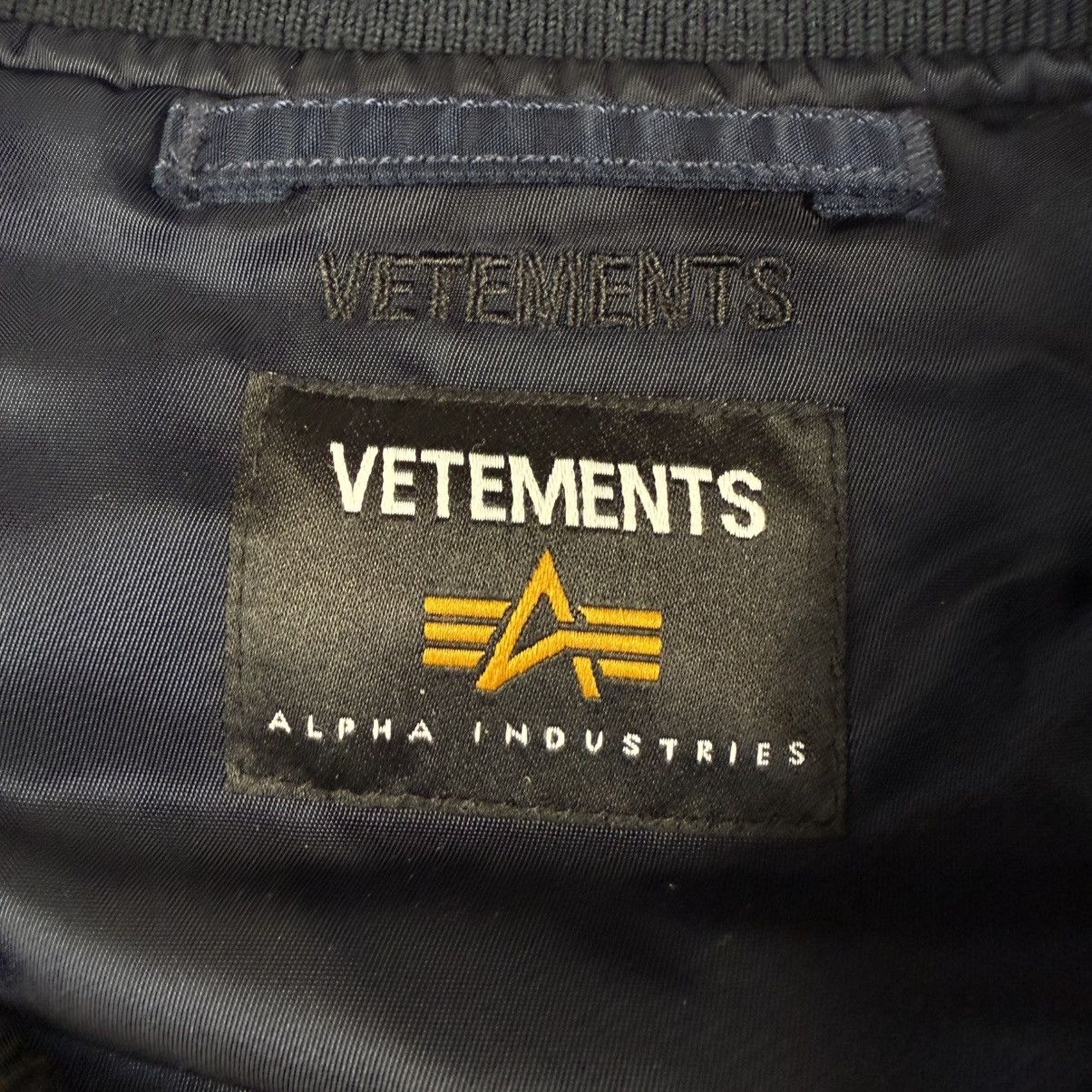 Alpha Industries × Vetements VETEMENTS x Alpha Industries Reversible Bomber Jacket Size US S / EU 44-46 / 1 - 4 Thumbnail