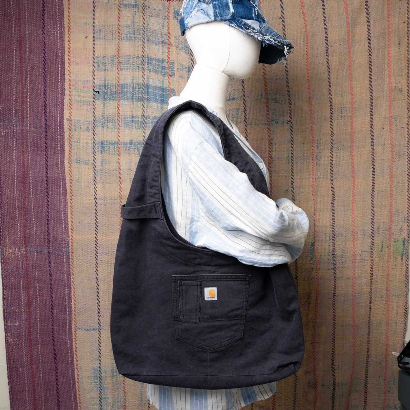 Carhartt Upcycled carhartt hobo bag | Upcycled shoulder bag Size ONE SIZE - 2 Thumbnail