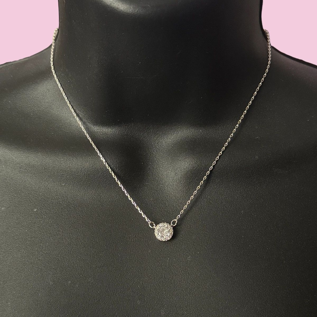 Liz Claiborne Liz Claiborne dainty halo pendant necklace Size ONE SIZE - 1 Thumbnail