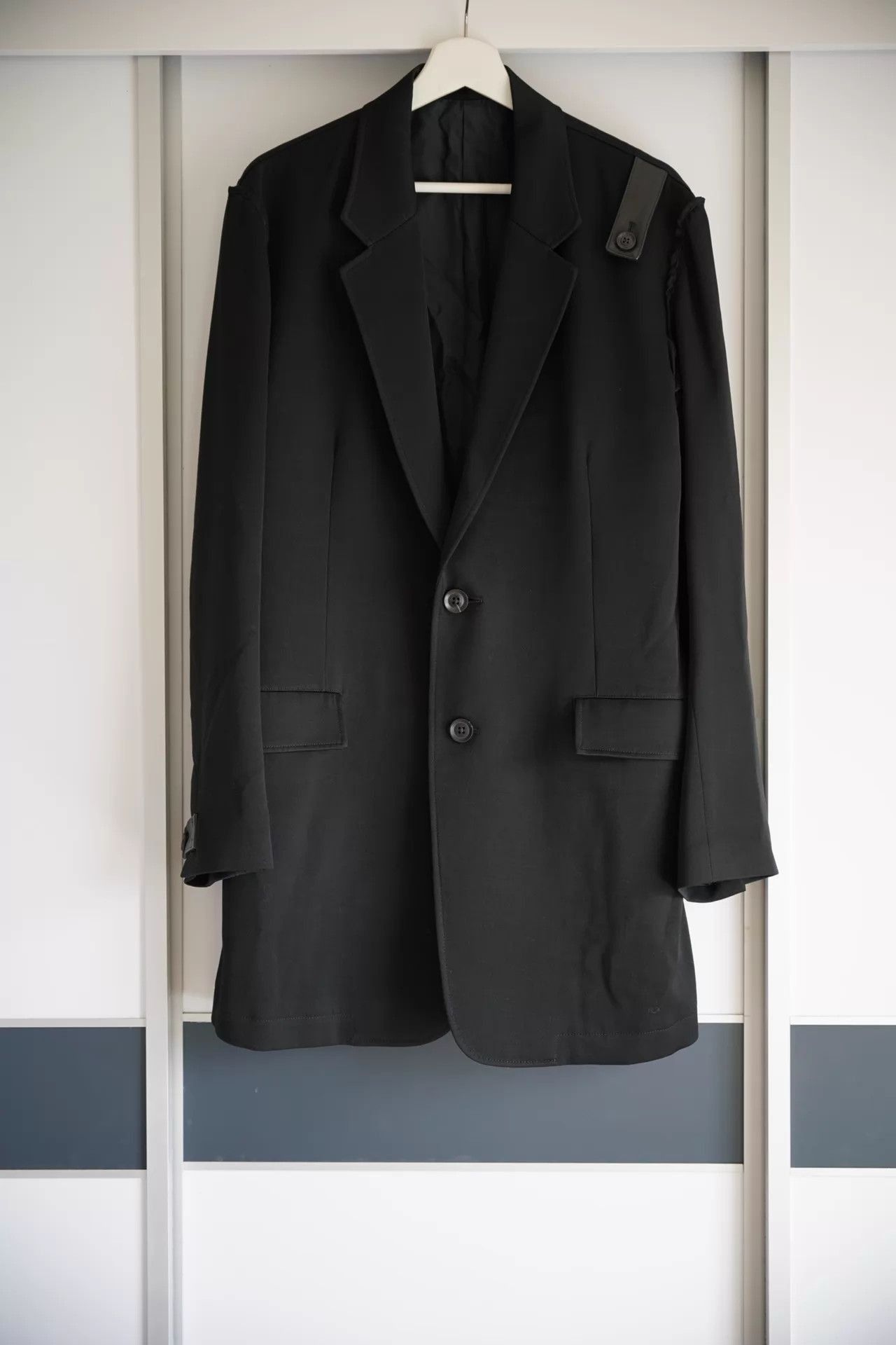 Yohji Yamamoto Black Tailored Blazer with Button Detail - Size M Size US M / EU 48-50 / 2 - 1 Thumbnail