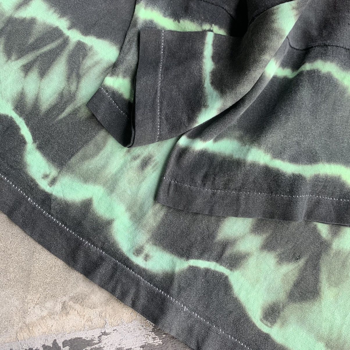 Vintage Vintage Global Domination Skateboard tye dye tshirt Size US L / EU 52-54 / 3 - 5 Thumbnail