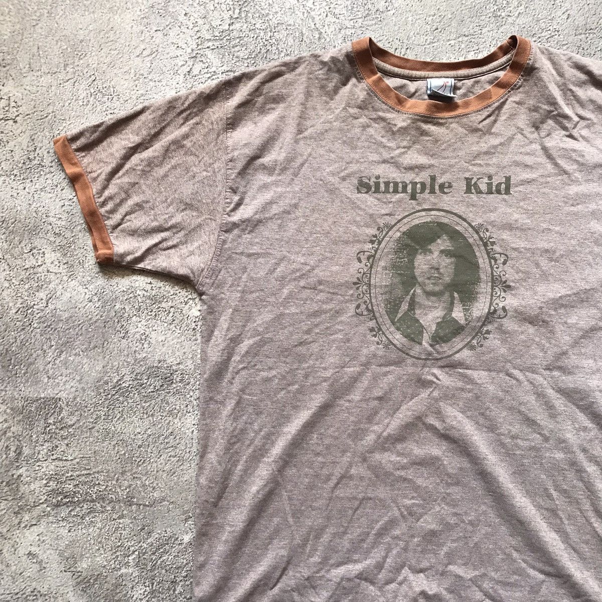 Vintage Vintage 90s Simple Kid Sun Faded Graphic Tee Streetwear M Size US M / EU 48-50 / 2 - 2 Thumbnail