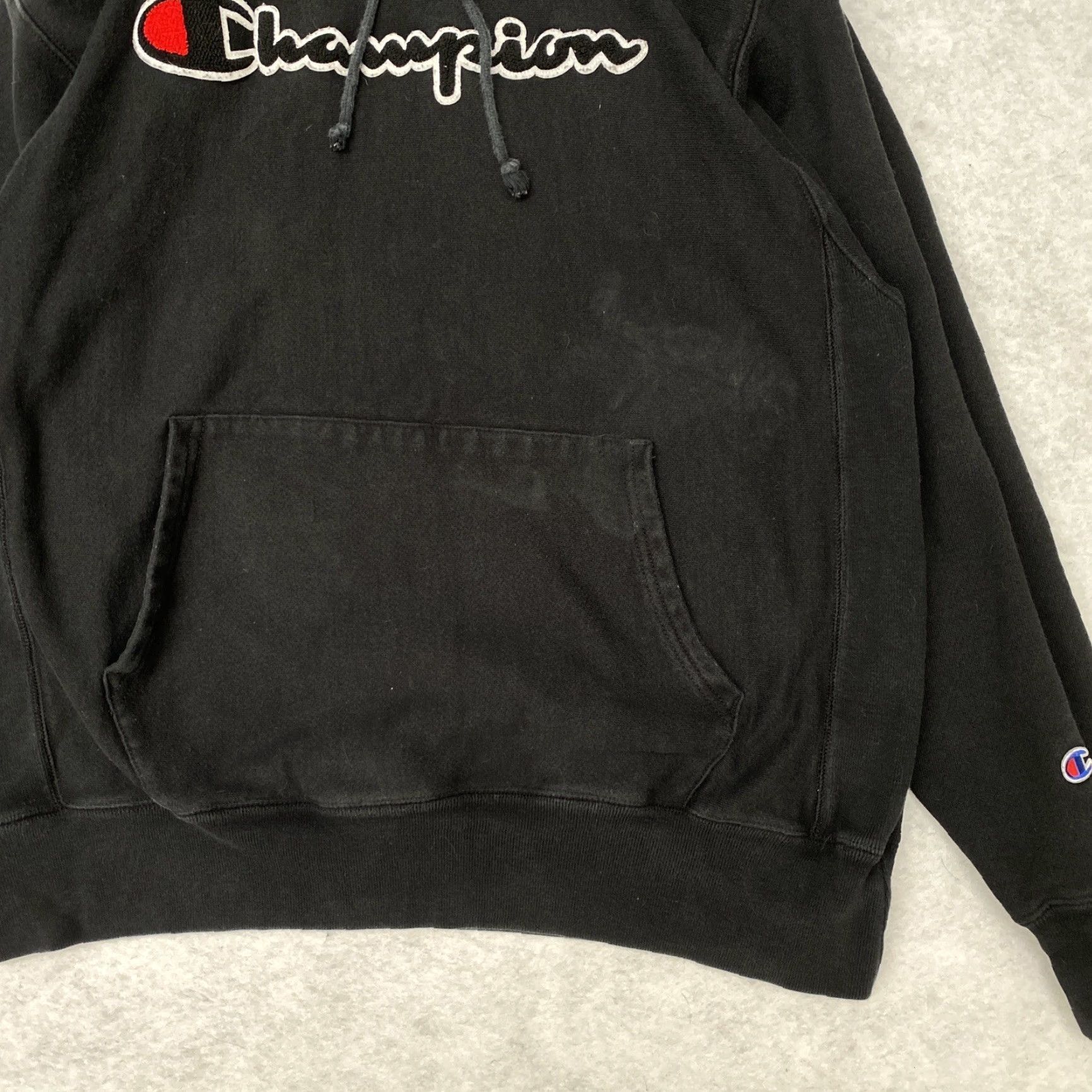 Champion VTG Champion Hoodie LARGE Reverse Weave Logo Embroidery Black Mens L Distressed Pullover Size US L / EU 52-54 / 3 - 3 Thumbnail
