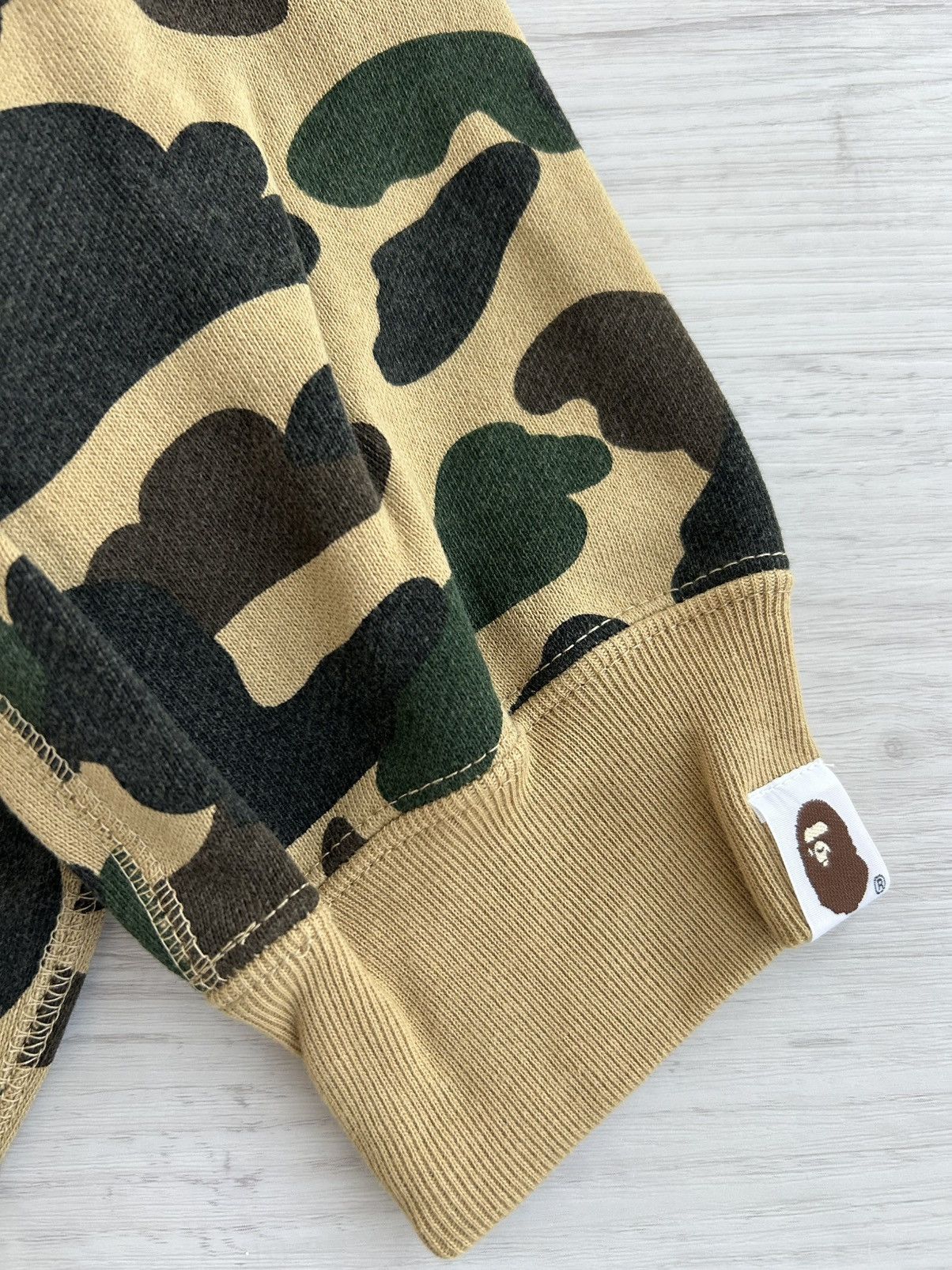 Bape RARE OG 2005 A BATHING APE 1ST YELLOW CAMO FULLZIP HOODIE Size US L / EU 52-54 / 3 - 4 Thumbnail