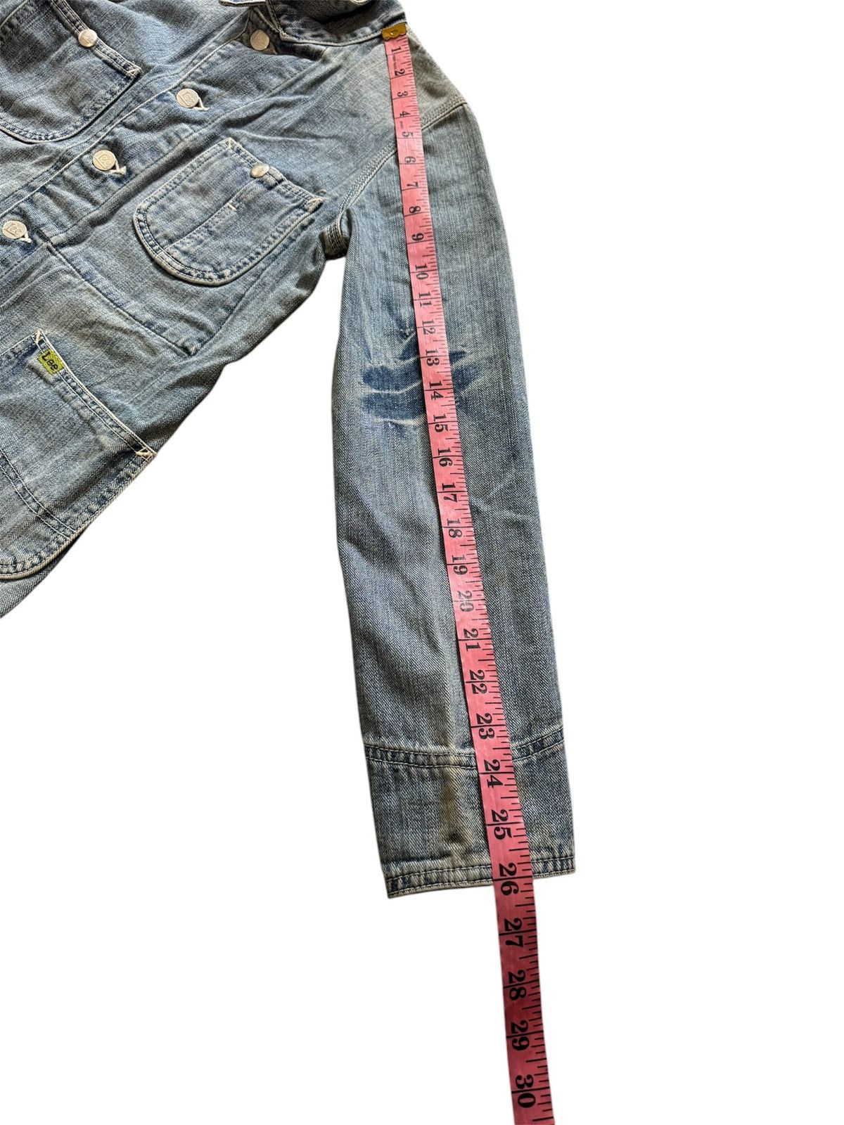 Lee VINTAGE LEE WASHED BLUE DISTRESSED DENIM JACKET Size S / US 4 / IT 40 - 19 Thumbnail