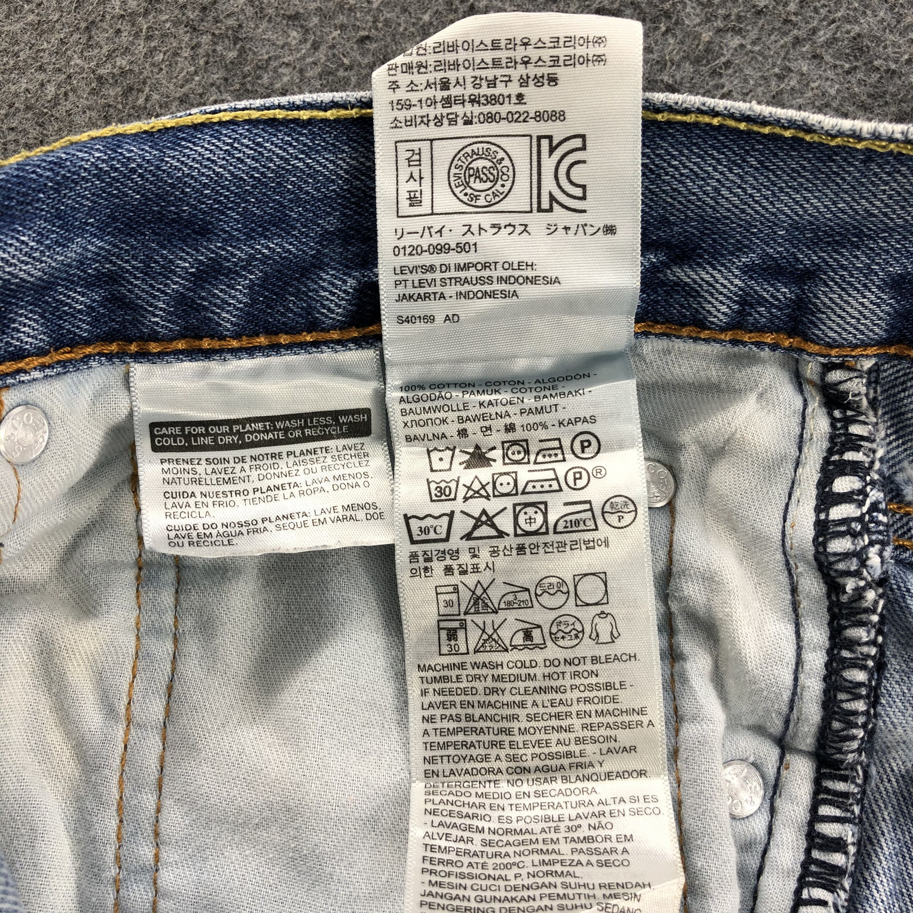 Levi's × Vintage Vintage Blue Wash Levis 550 Jeans-JM1685 Size US 35 - 13 Thumbnail