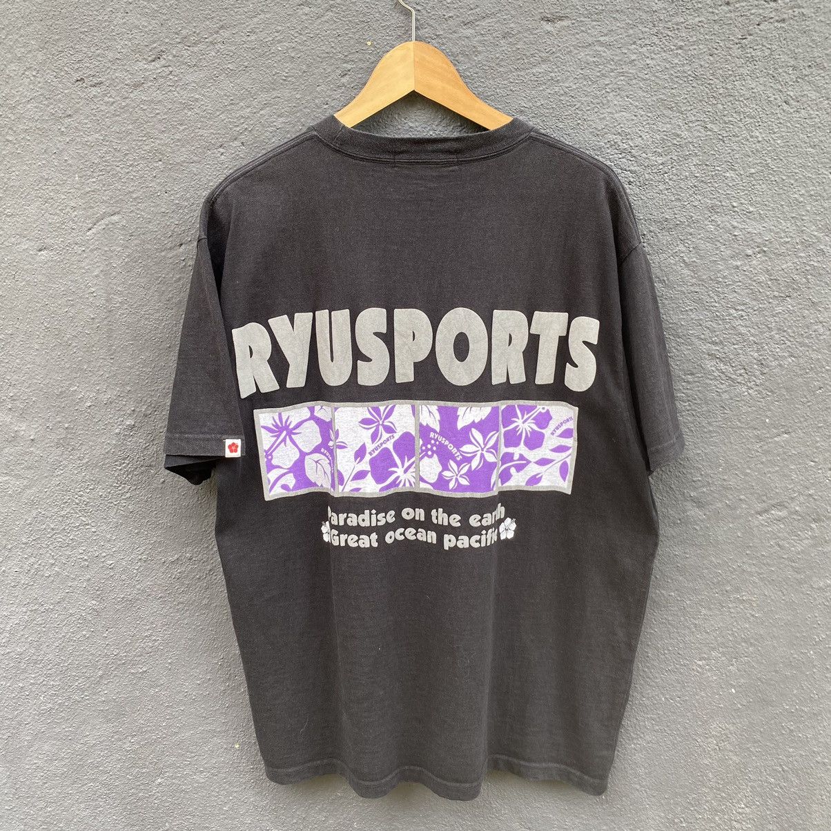 Japanese Brand Thrashed Faded Vintage Y2K Ryu Sport Surf ERD GRUNGE TSHIRT Size US L / EU 52-54 / 3 - 1 Thumbnail