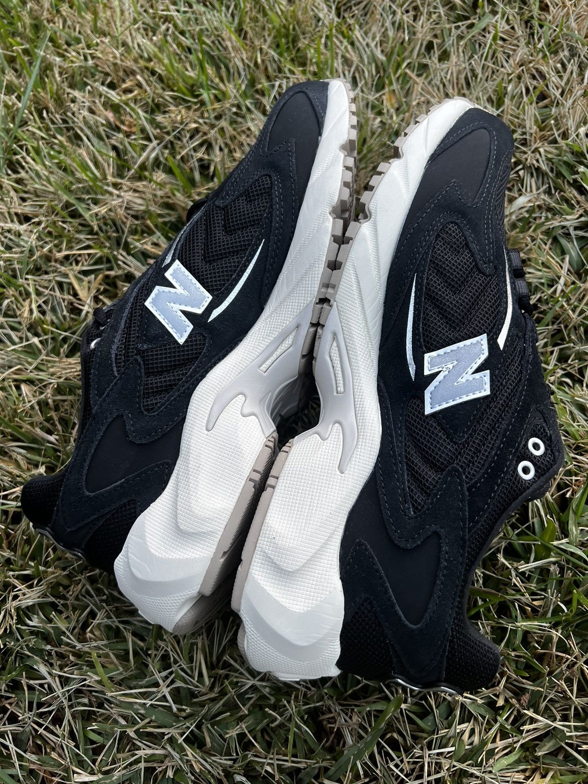 New Balance NEW New Balance 725 Black size 10 Mens shoes Size US 10 / EU 43 - 5 Thumbnail
