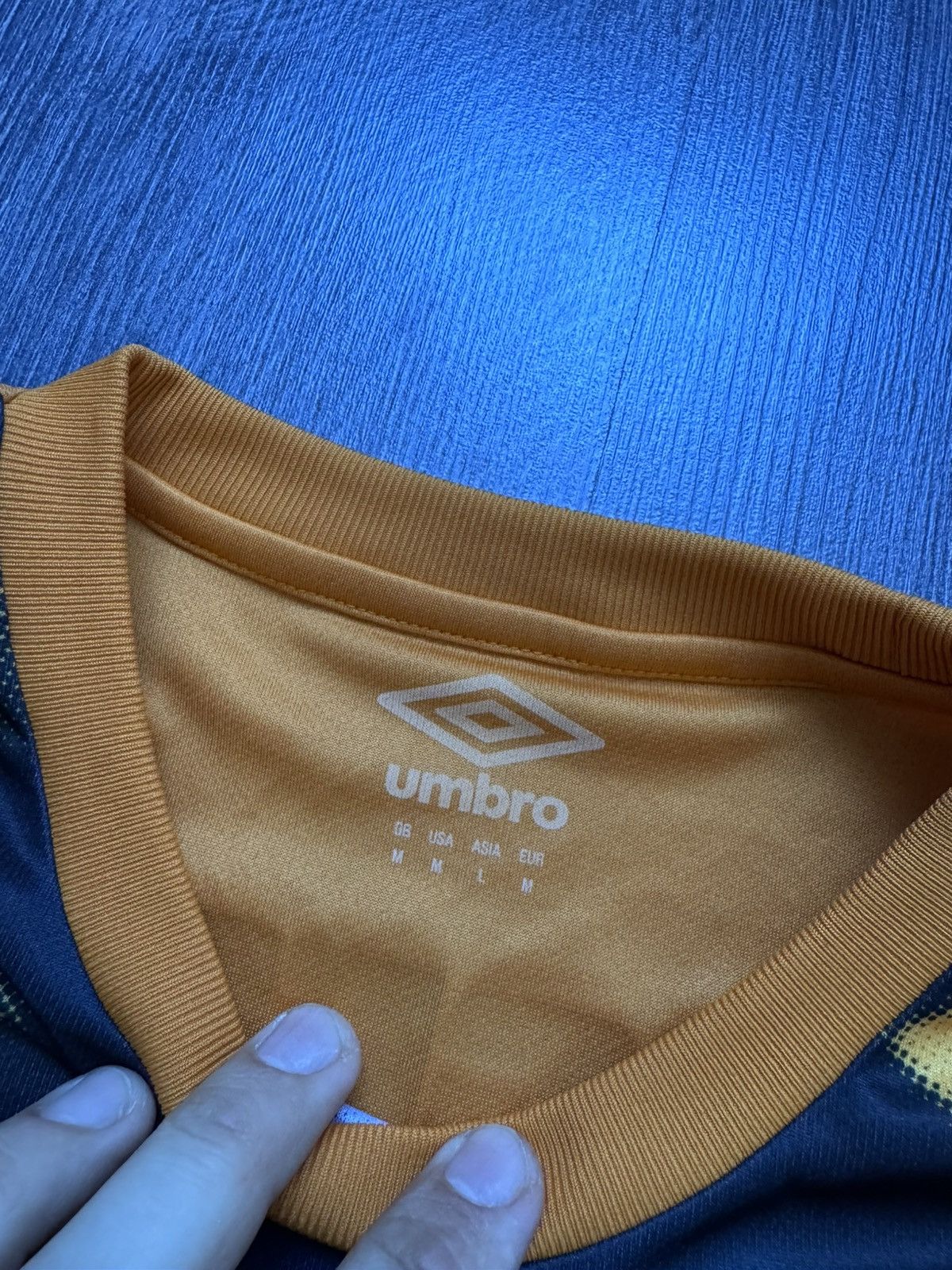 Umbro Vintage Umbro Hull City Soccer Jersey Y2K Drill Blokecore Size US M / EU 48-50 / 2 - 4 Thumbnail