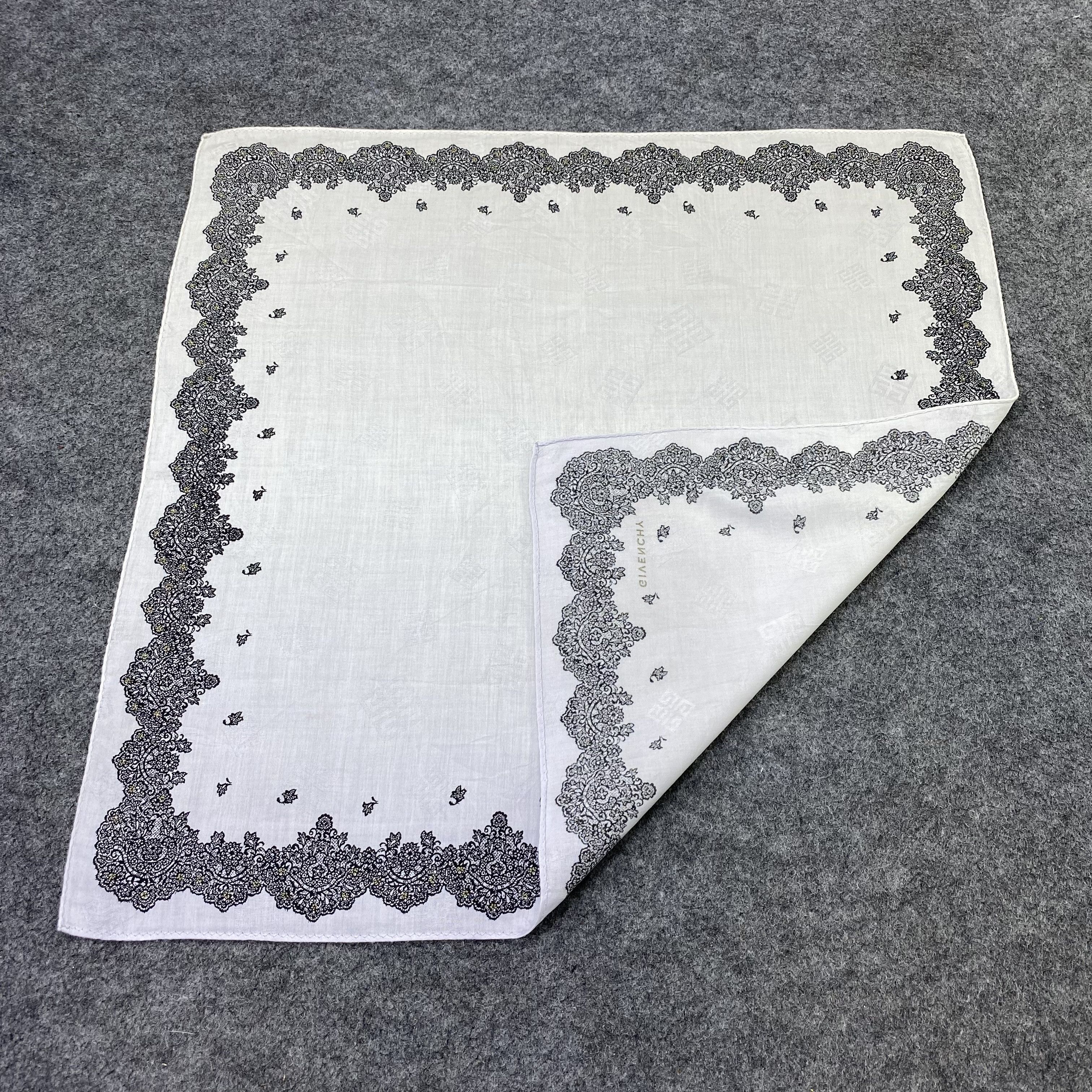 Givenchy Givenchy Handkerchief / Bandana / Neckerchief-B2116 Size ONE SIZE - 5 Thumbnail