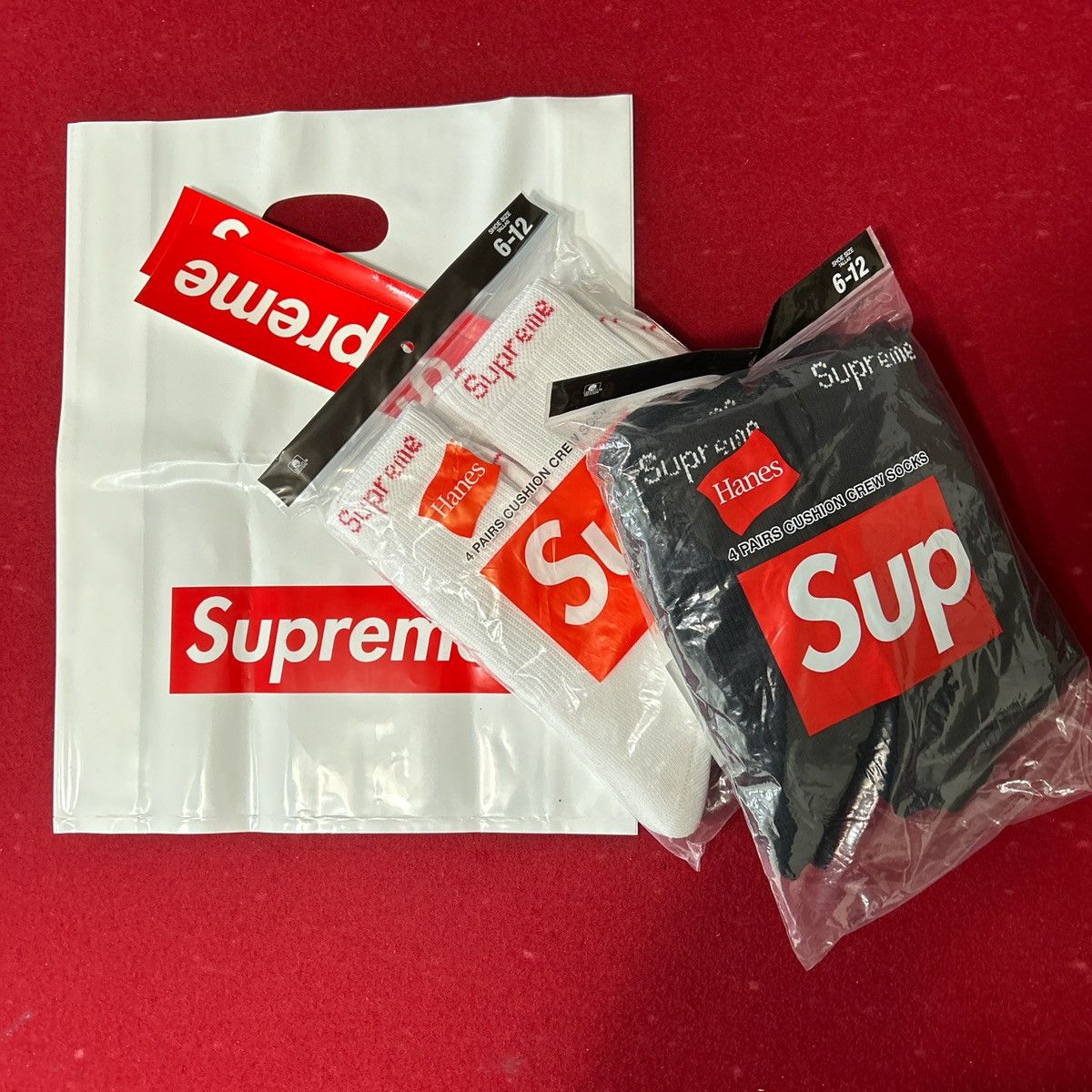Supreme Supreme x Hanes Sock Bundle (8 Pairs Total) Size ONE SIZE - 1 Thumbnail