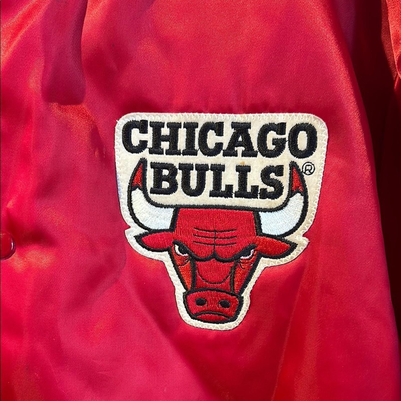Swingster Vintage Chicago Bulls Red Satin Jacket Size US XL / EU 56 / 4 - 5 Thumbnail