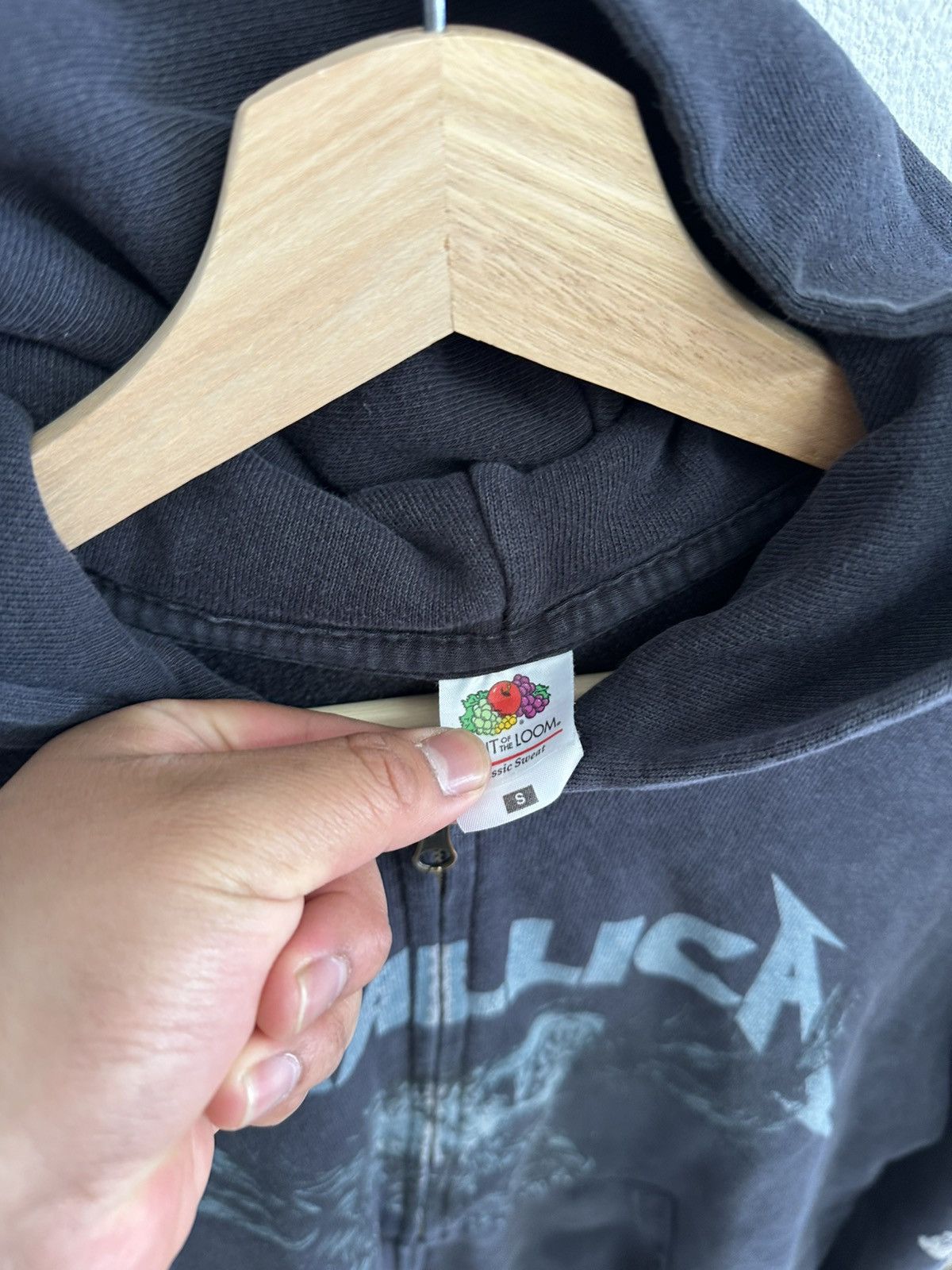 Fruit Of The Loom Y2K Metallica Skulls Zip Up Hoodie Size US S / EU 44-46 / 1 - 3 Thumbnail