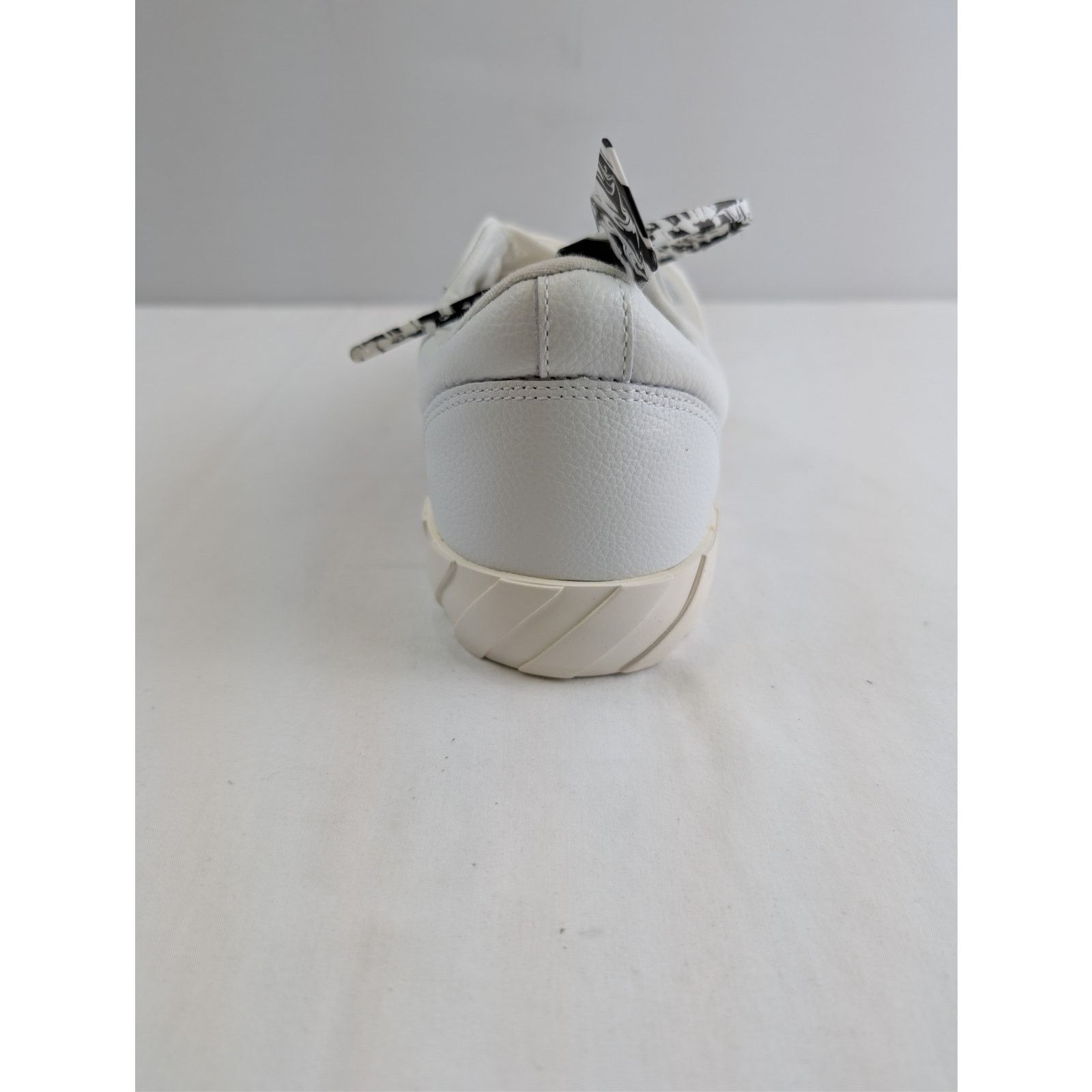 o1rshd1 Low Vulcanized Leather Sneakers in White