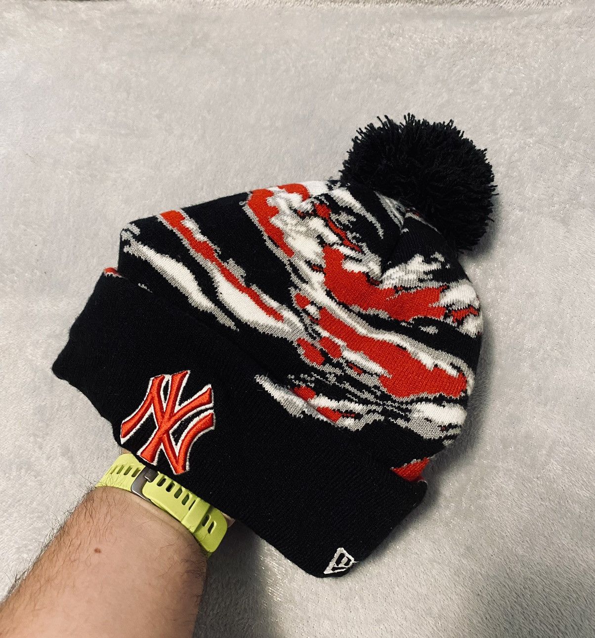 New Era Opium New Era New York Yankees Fire 🔥 Flames Hype Beanie Hat