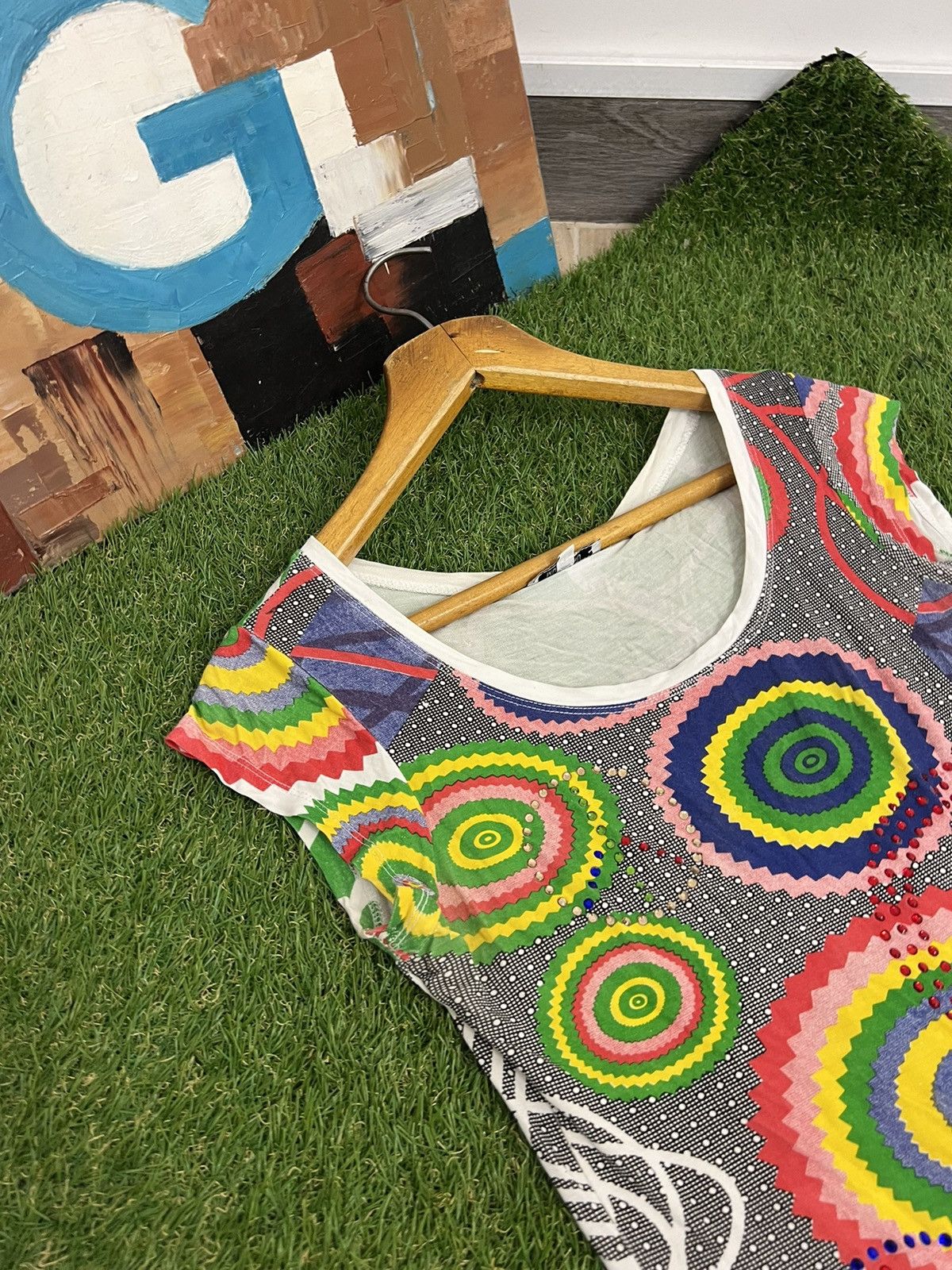 Moschino Vintage Moschino 'peace signs' Crazy Pattern Tank Top Size M / US 6-8 / IT 42-44 - 2 Thumbnail