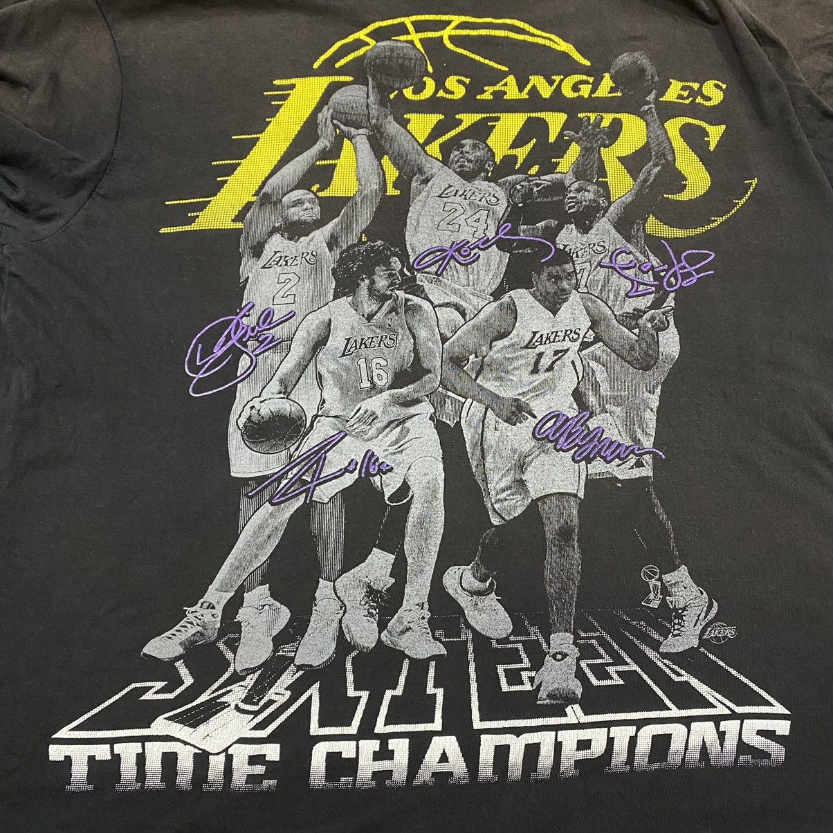 NBA × Vintage Los angeles LA LAKERS player line up Size US XL / EU 56 / 4 - 2 Thumbnail