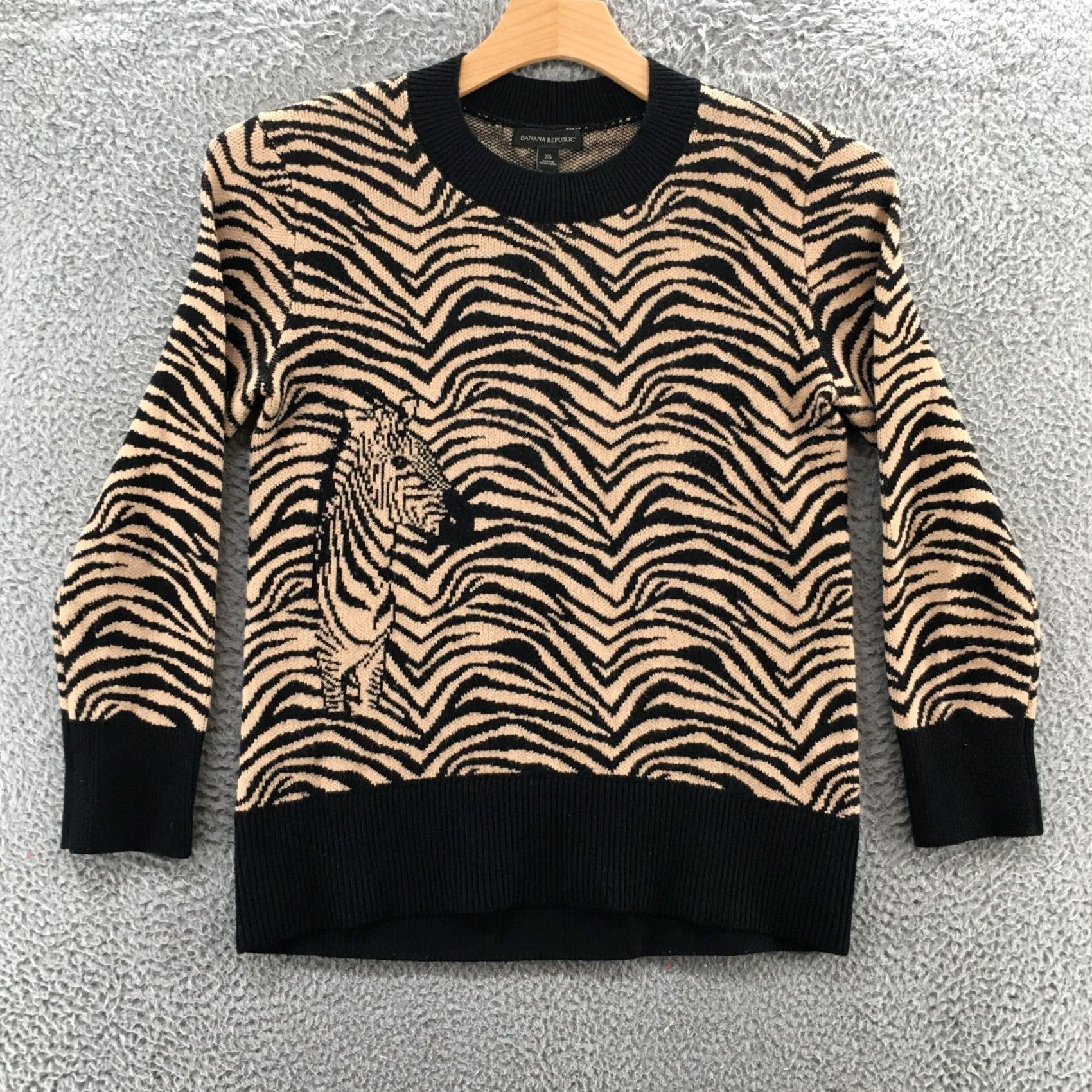 Banana Republic Banana Republic Pullover Sweater Womens XS Beige Animal Print Cotton Blend Size XS / US 0-2 / IT 36-38 - 2 Thumbnail