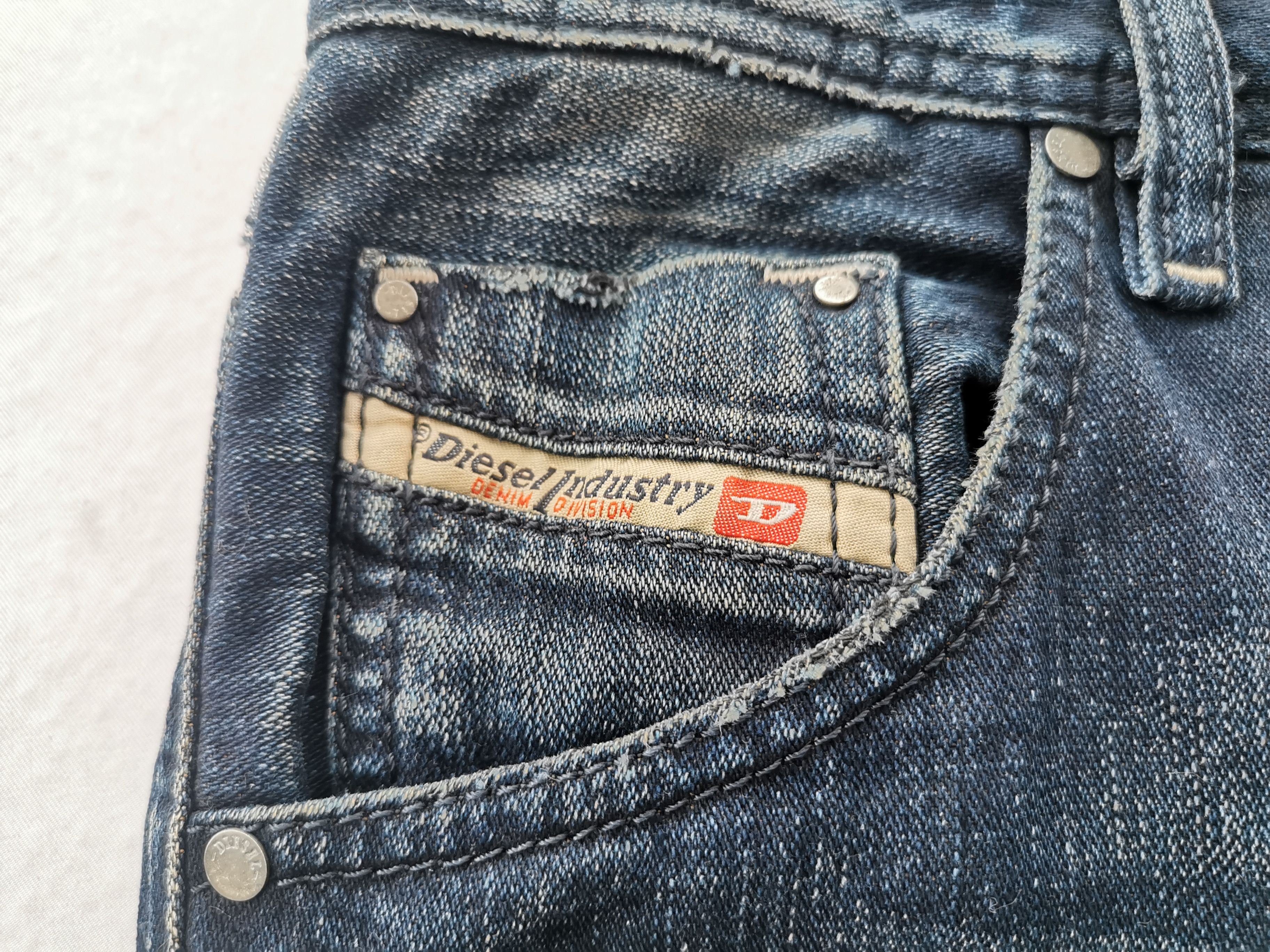 Diesel Vintage Diesel Industry Made In Italy Denim Jeans Size 32 Size US 32 / EU 48 - 8 Thumbnail