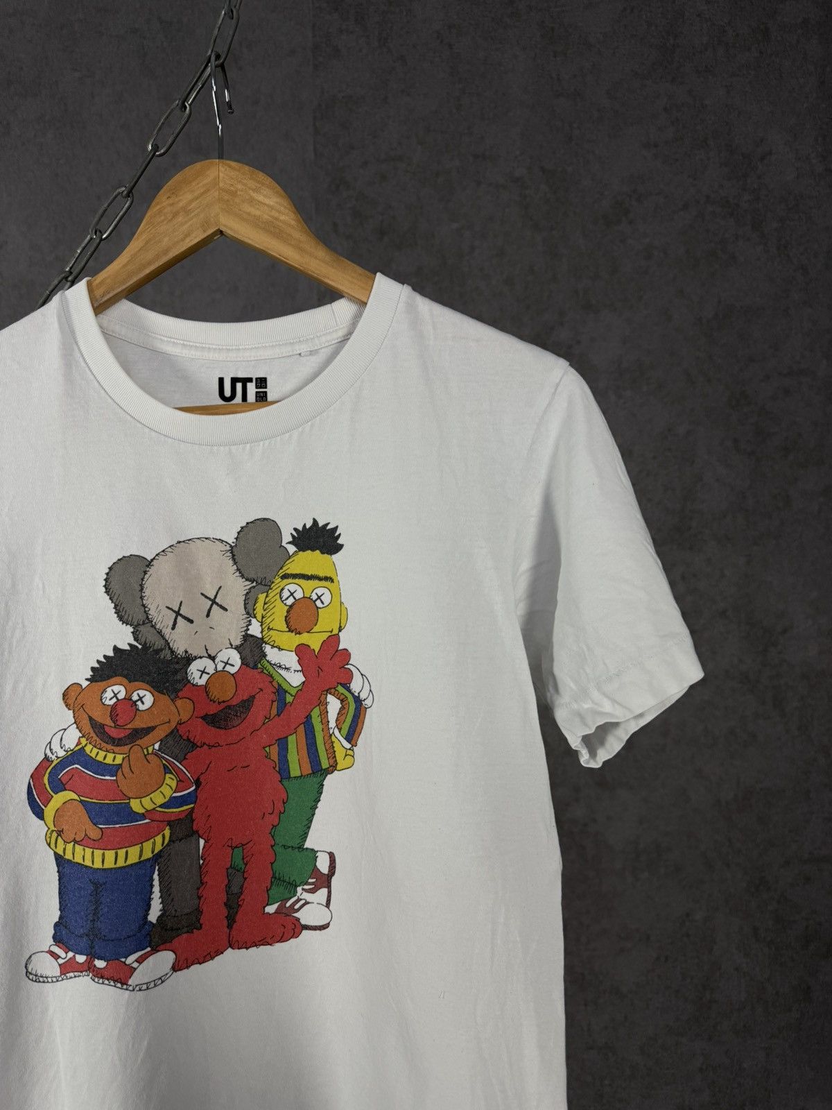 Kaws × Uniqlo Kaws x Uniqlo cult tee Size US XS / EU 42 / 0 - 2 Thumbnail