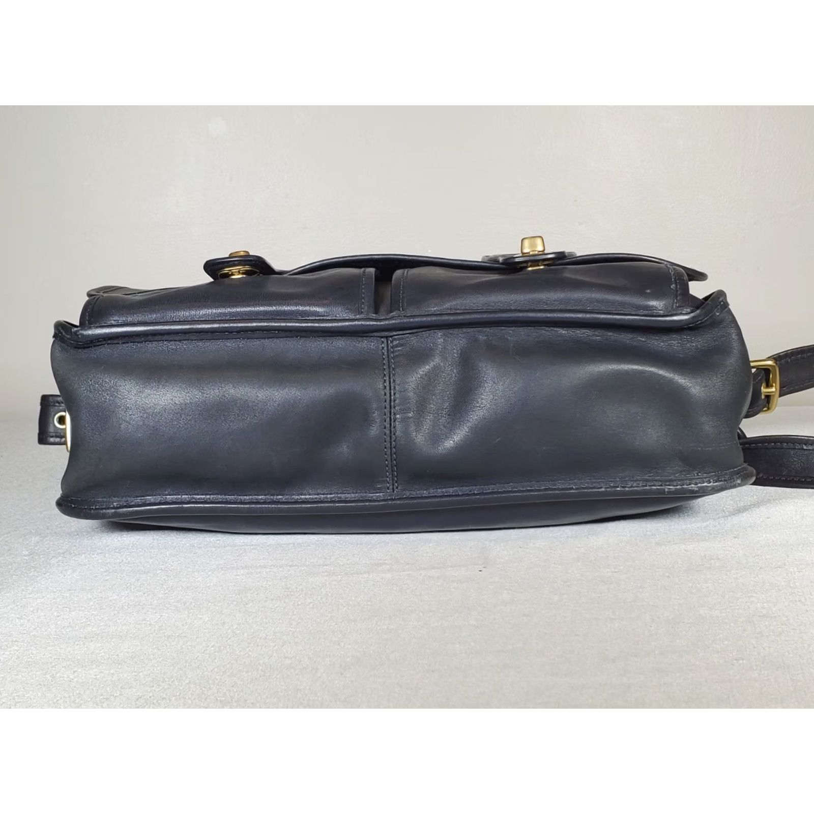 Coach VINTAGE Coach Limited Edition Reissue Field Bag 18000 Dark Navy Blue Leather Crossbody Women Medium Adjustable Strap Size ONE SIZE - 7 Thumbnail