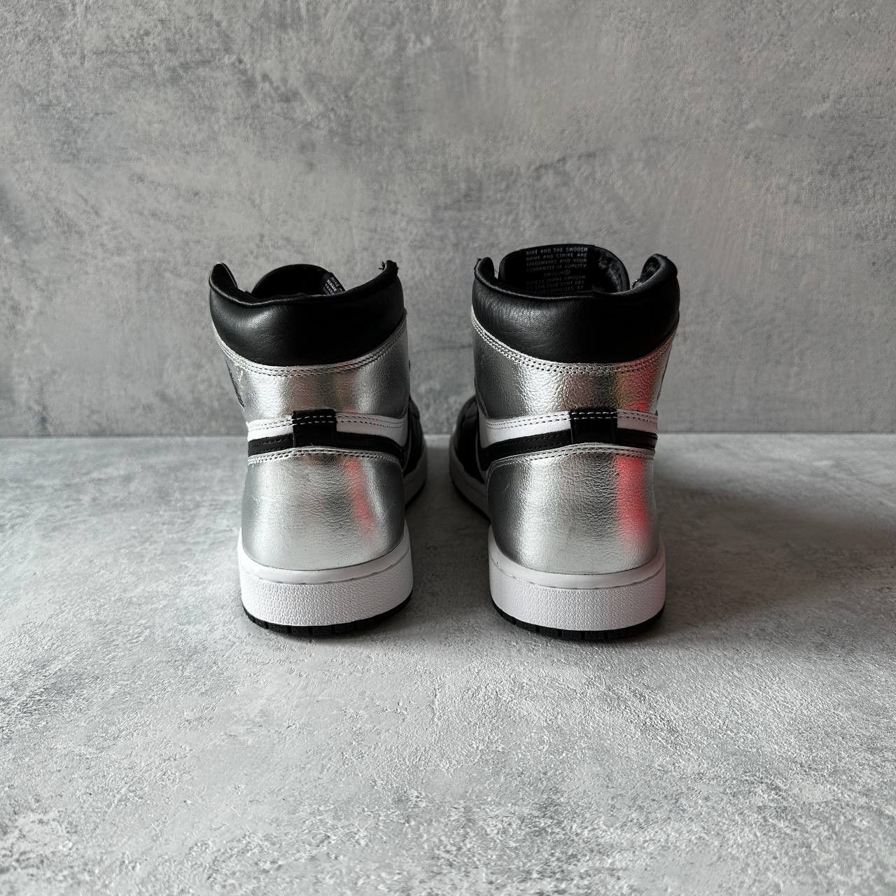 Jordan Brand Air Jordan 1 Retro High Silver Toe Size 42 CD0461-001 Size US 10 / IT 40 - 3 Thumbnail