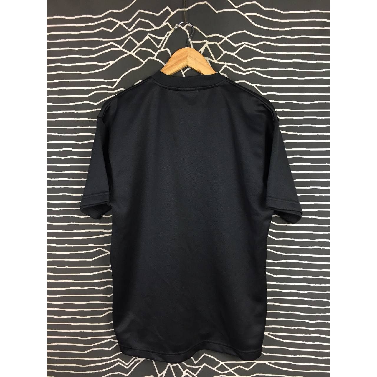 Cartoon Network × Vintage Vtg J.H Sports Rowed Race Bunny Graphic V-Neck Mesh Tee Size US L / EU 52-54 / 3 - 5 Thumbnail