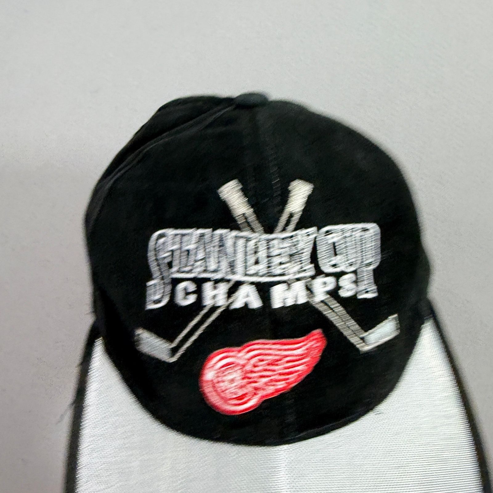 Vintage Vintage Starter Detroit Red Wings 1998 Stanley Cup Champs Size ONE SIZE - 3 Thumbnail