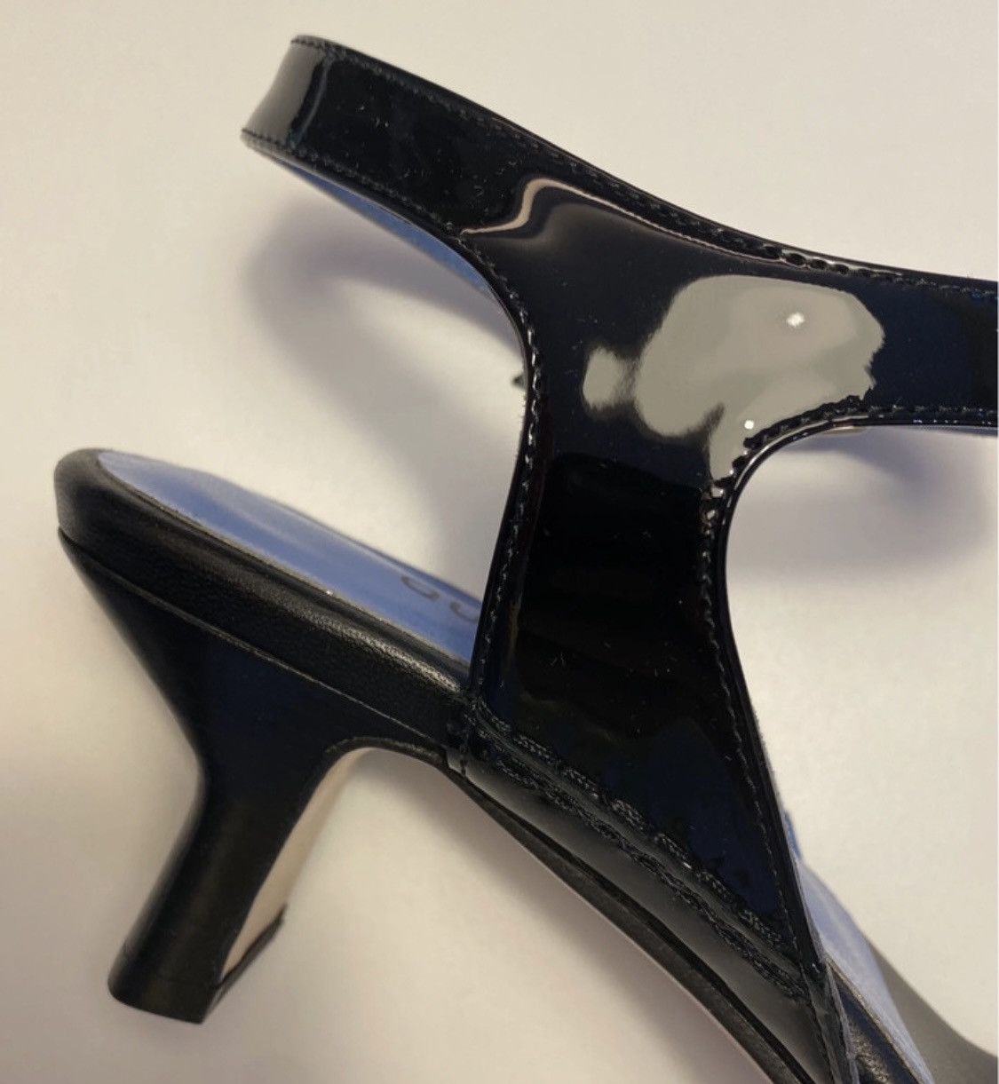 Quercioli Sandals in patent calfskin Size US 7 / IT 37 - 1 Thumbnail