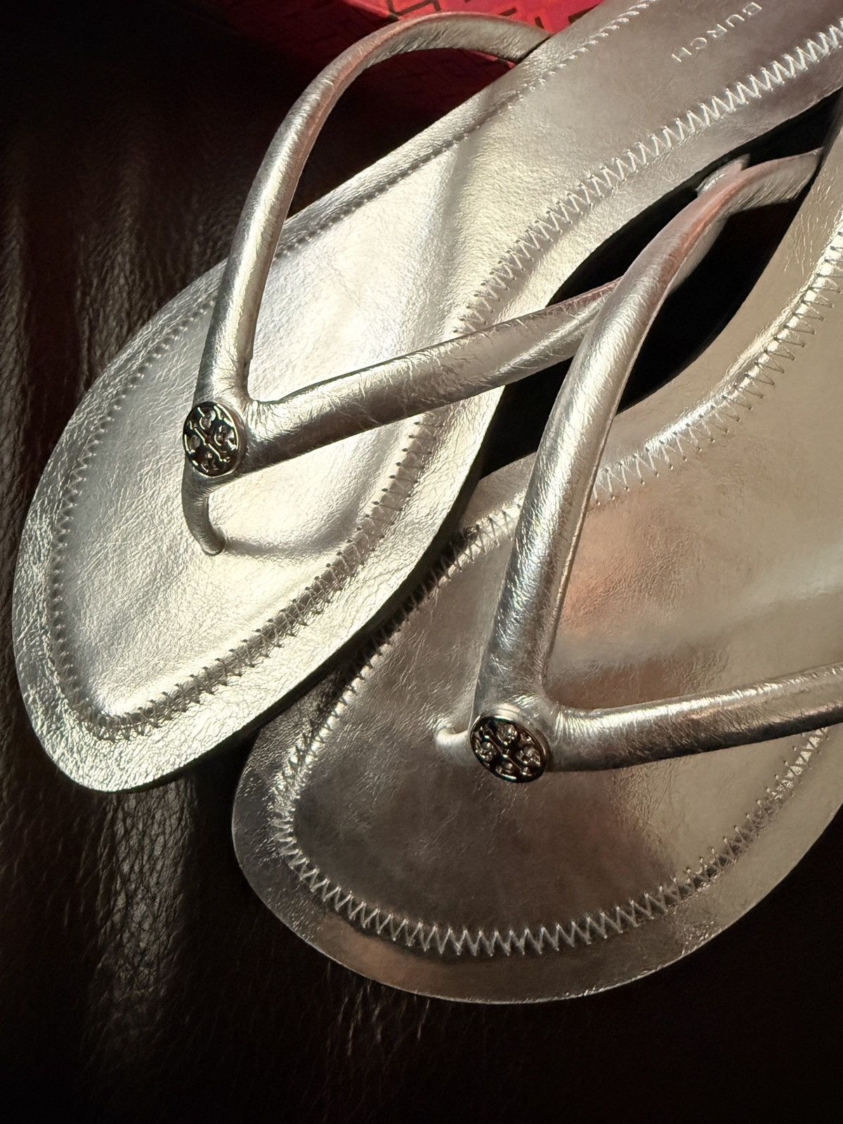Tory Burch TORY BURCH Chelsea Leather Flip Flop Thong Sandal Size 8 NWT Size US 8 / IT 38 - 5 Thumbnail