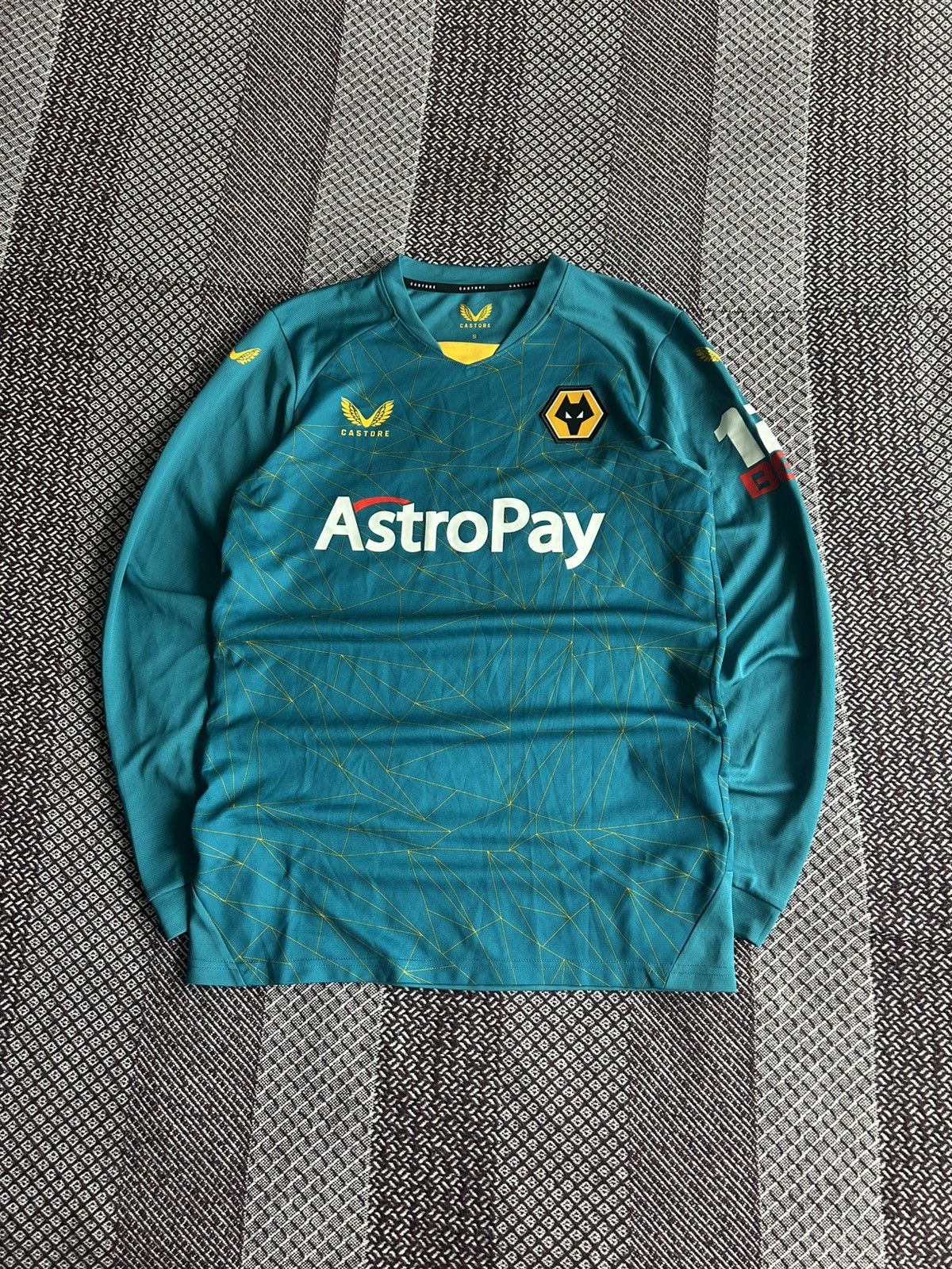 Castore Wolverhampton 2022/23 Away Football Shirt Soccer Jersey Sz S Size US S / EU 44-46 / 1 - 1 Thumbnail