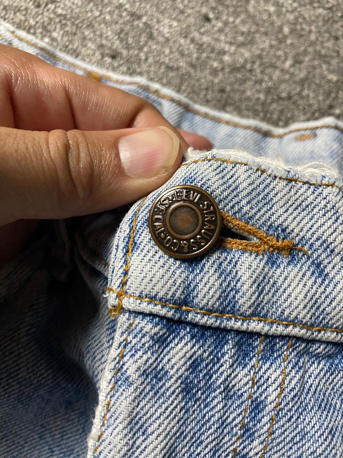 Levi's Levis Strauss Co. Regular Fit Ripped Knee Style Jeans (157) Size US 28 / EU 44 - 8 Thumbnail