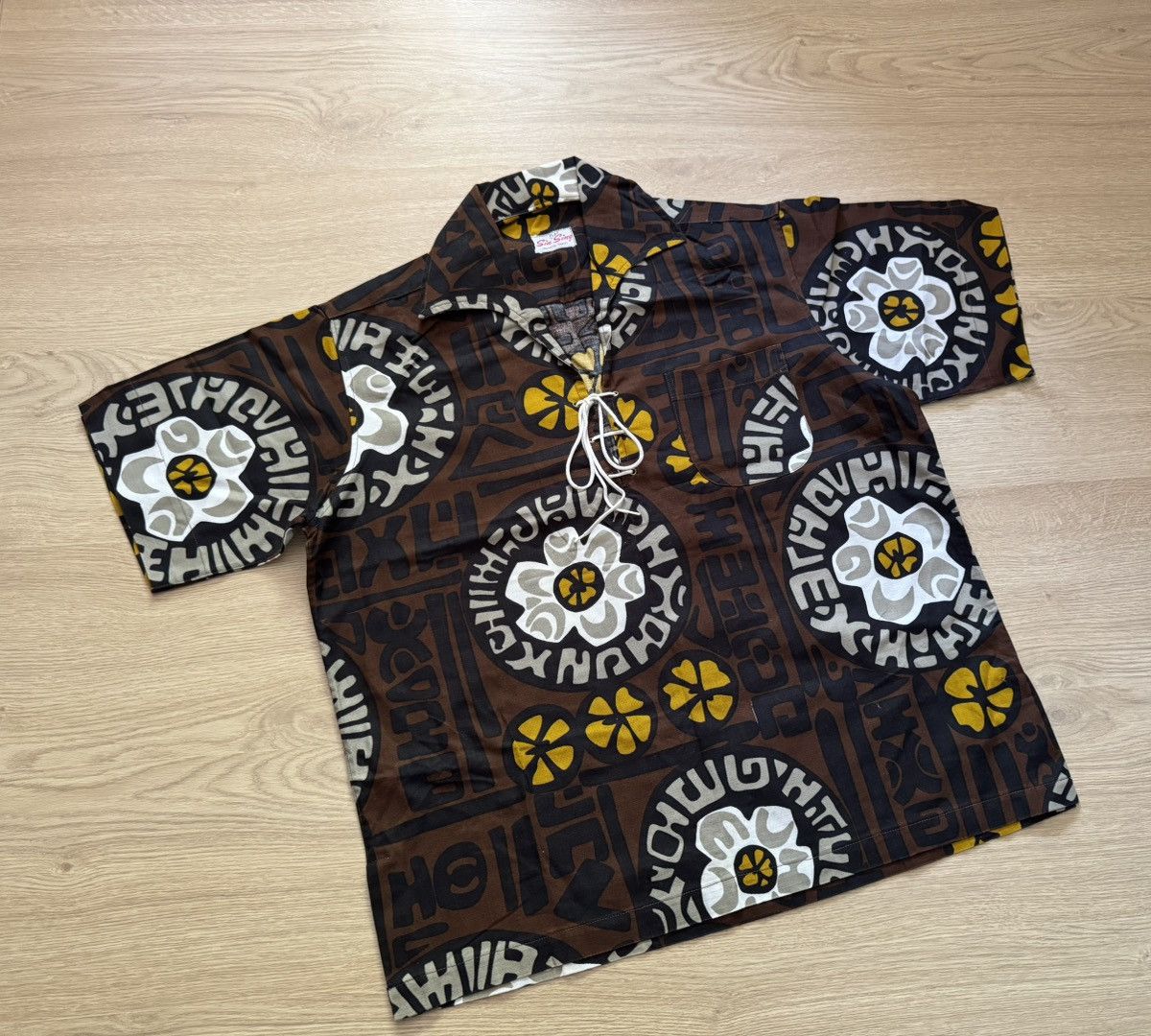 Vintage Vintage 60’s Hawaiian Made In Tahiti Brown Over Print Shirt Size US L / EU 52-54 / 3 - 1 Thumbnail