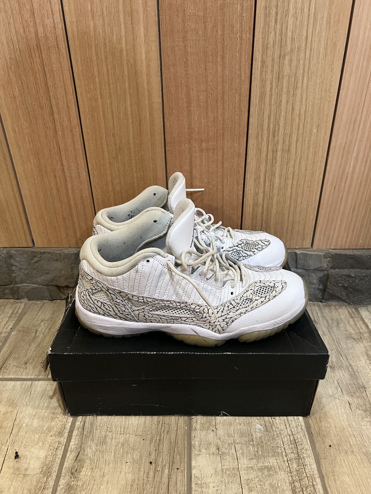 Jordan Brand Jordan Retro 11 Low “Cobalt” Size US 10.5 / EU 43-44 - 8 Thumbnail