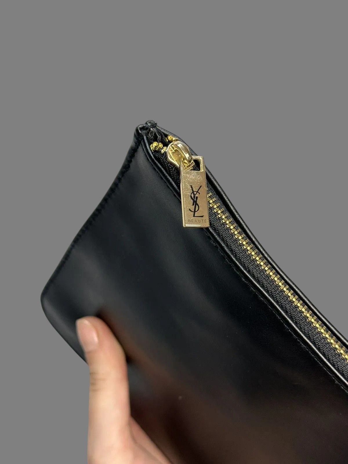 Beauty Beast Black Leather Yves Saint Laurent Clutch Pouch 17x20cm Size ONE SIZE - 4 Thumbnail