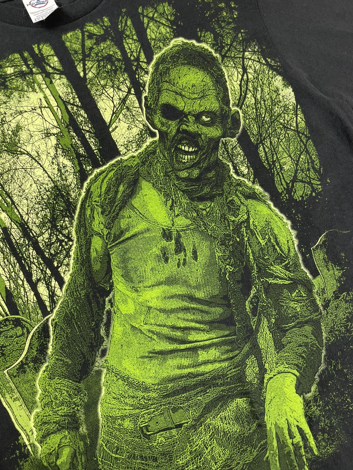 Vintage The Walking Dead Vintage Zombie Big Print Tee T Shirt Size US L / EU 52-54 / 3 - 5 Thumbnail