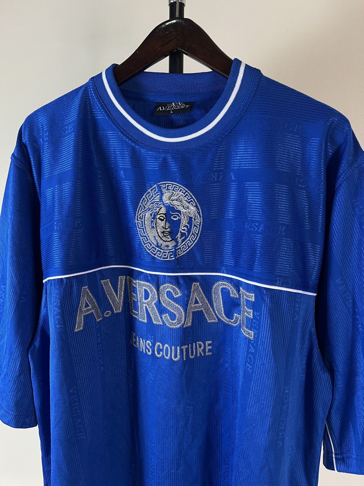 Versace Jeans Couture Vintage A. Versace Embroidery Emboss Jersey Size US L / EU 52-54 / 3 - 2 Thumbnail